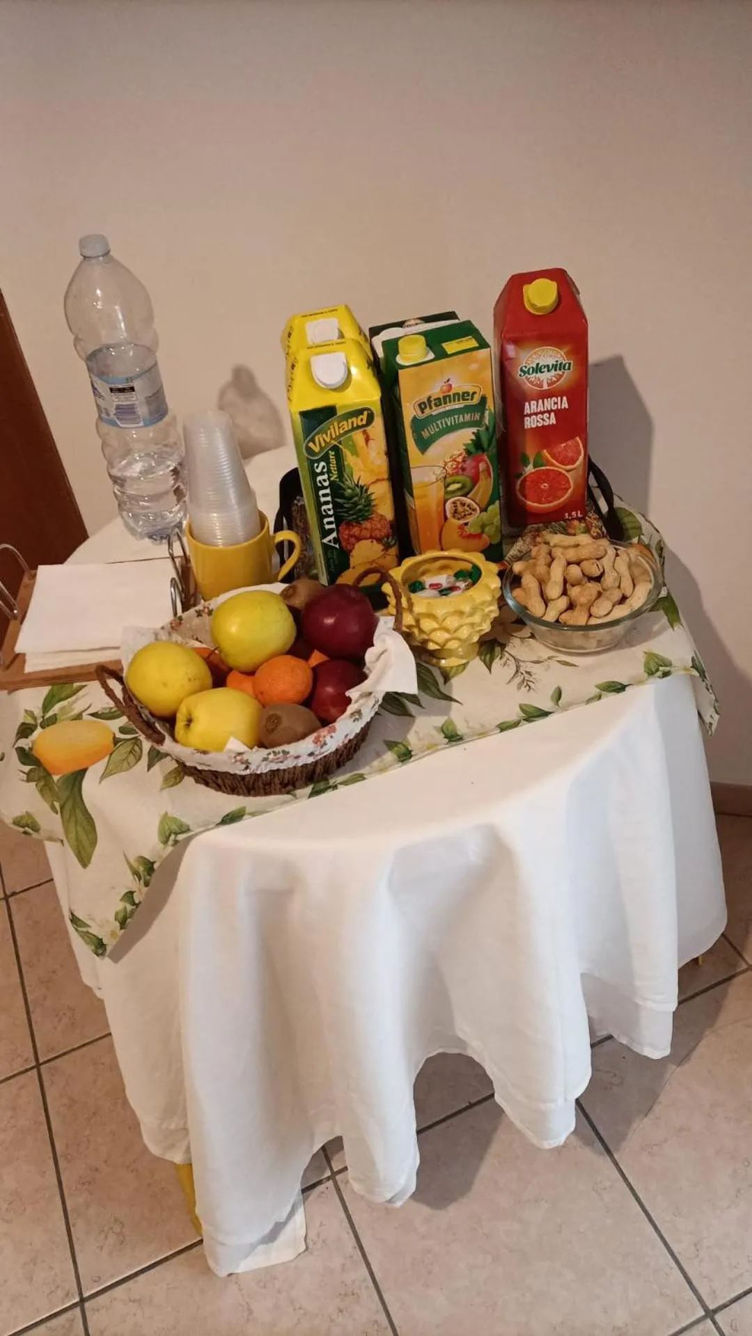 Breakfast in B&B Le Lumìe "Il Cortiletto Del Centro"