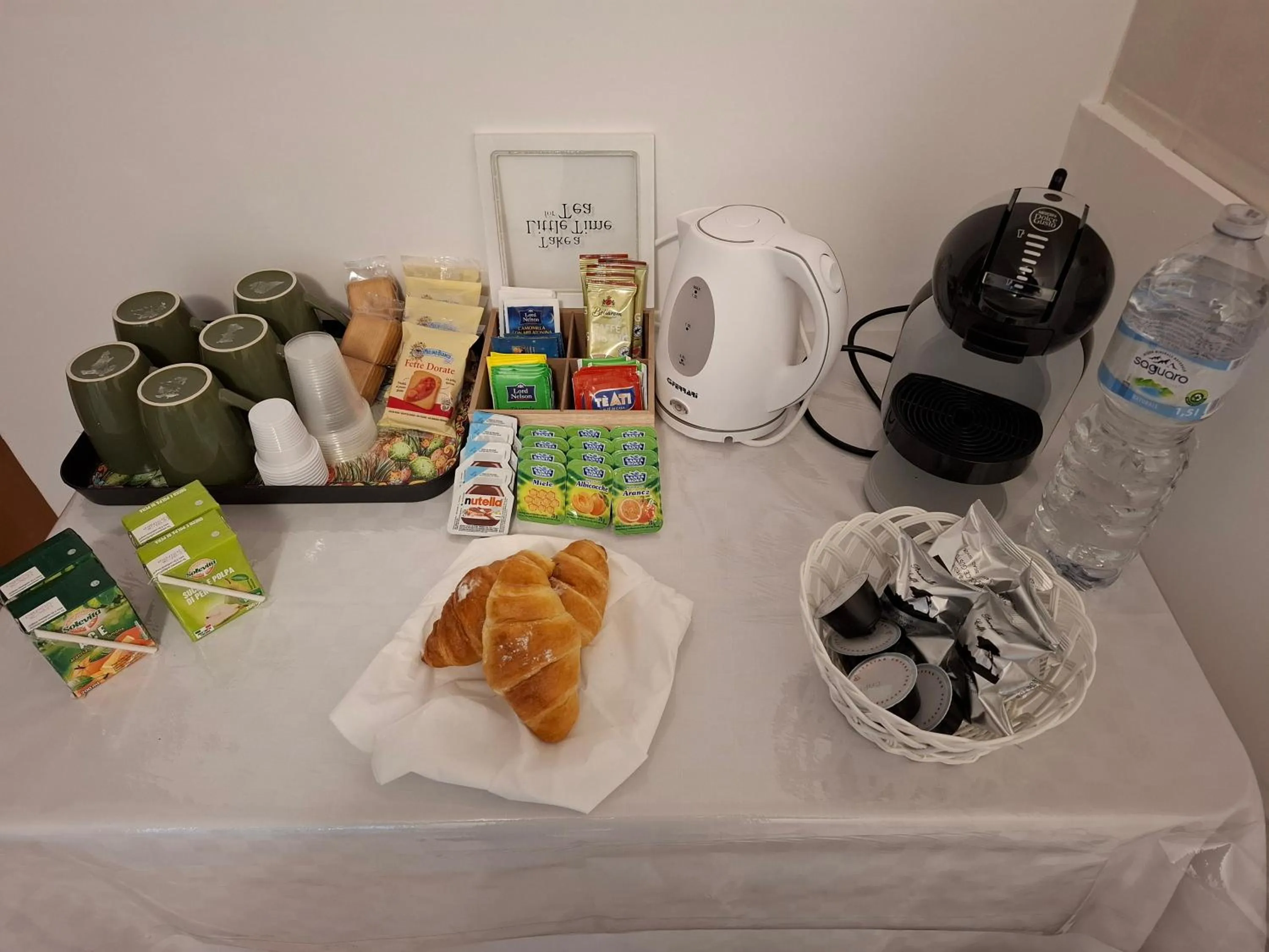 Breakfast in B&B Le Lumìe "Il Cortiletto Del Centro"