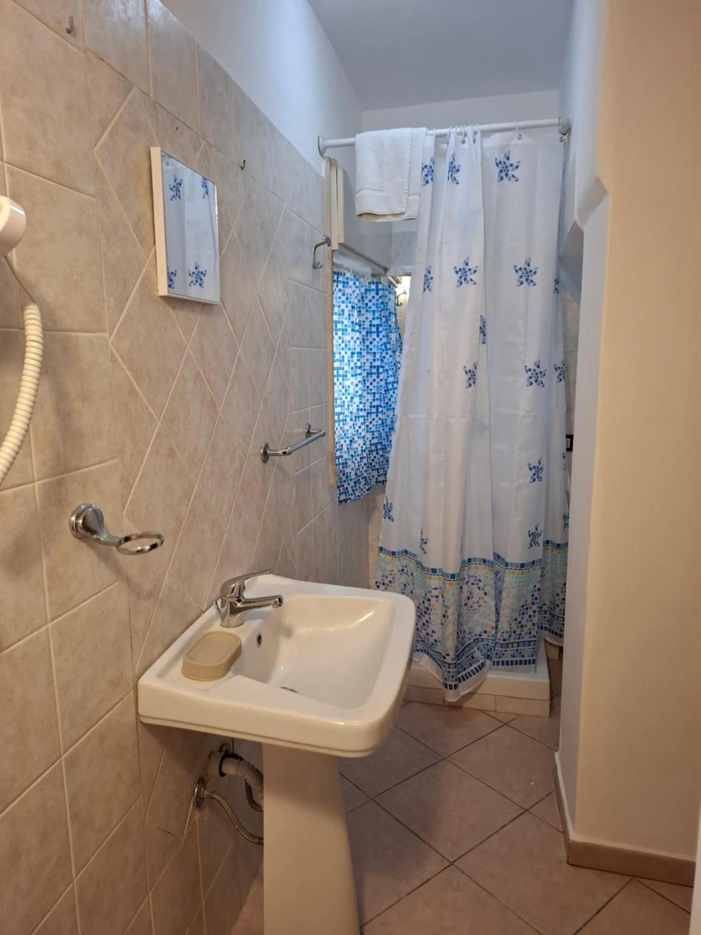 Bathroom in B&B Le Lumìe "Il Cortiletto Del Centro"