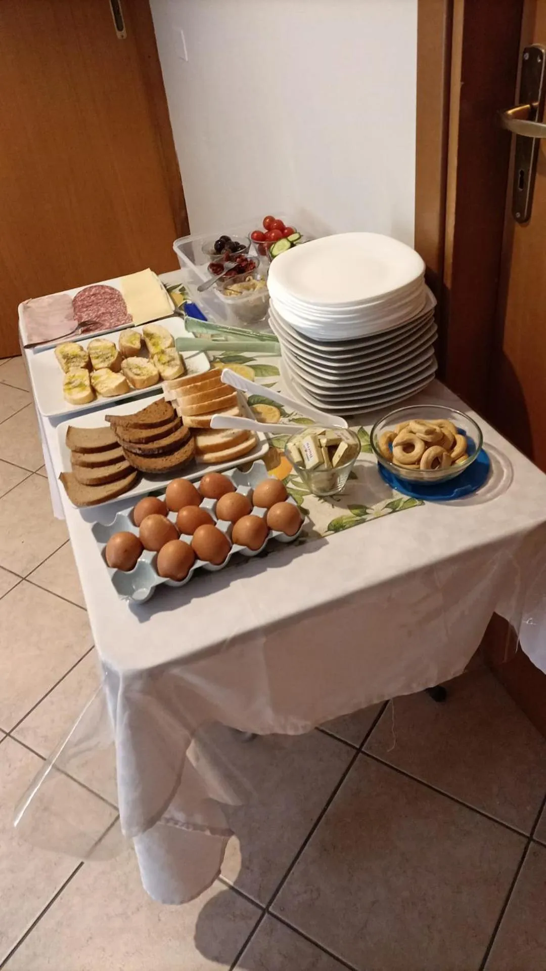 Breakfast in B&B Le Lumìe "Il Cortiletto Del Centro"