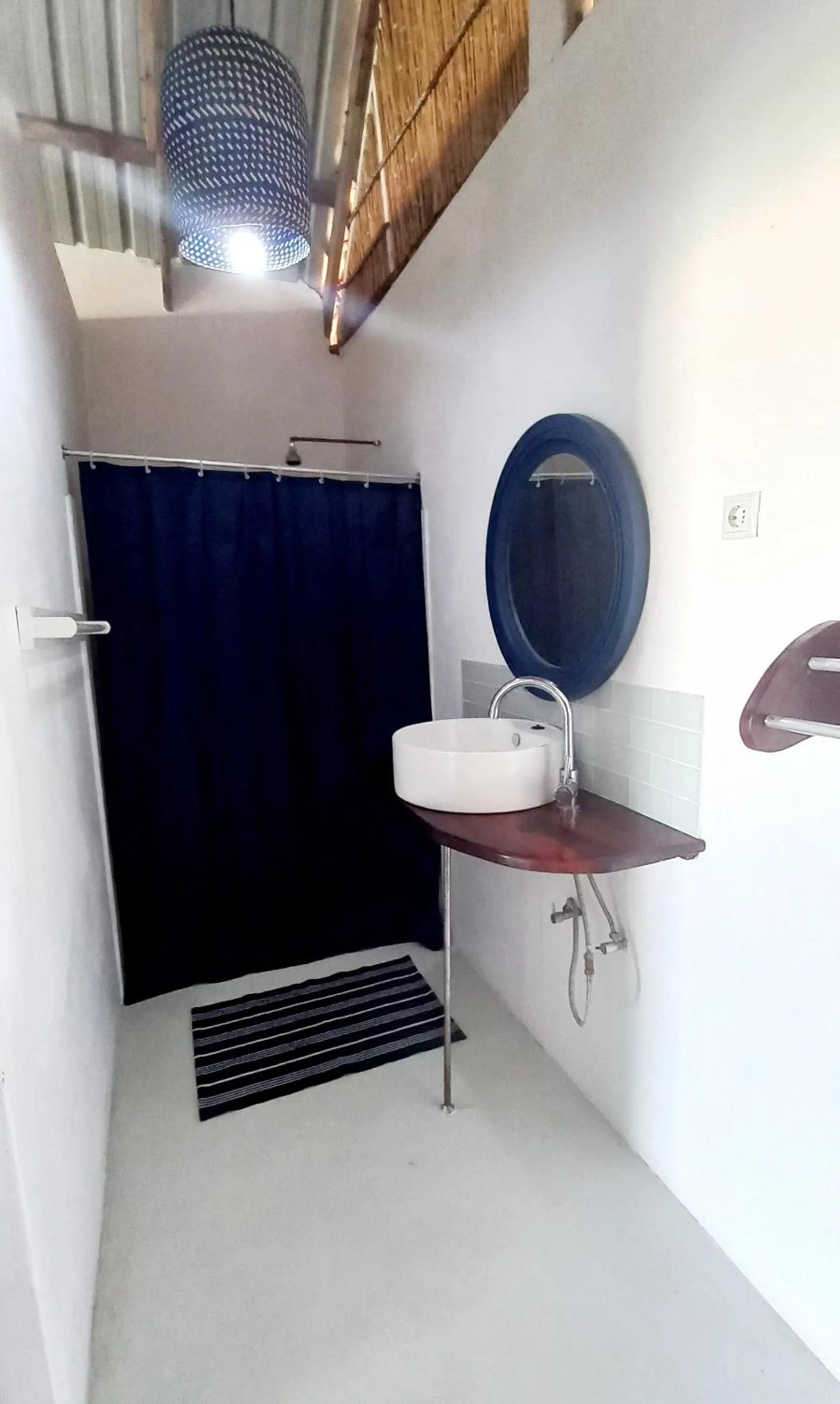 Shower in Baobab Beach Vilanculos