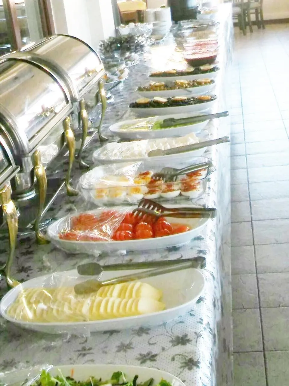 Restaurant/places to eat in Nil Hotel