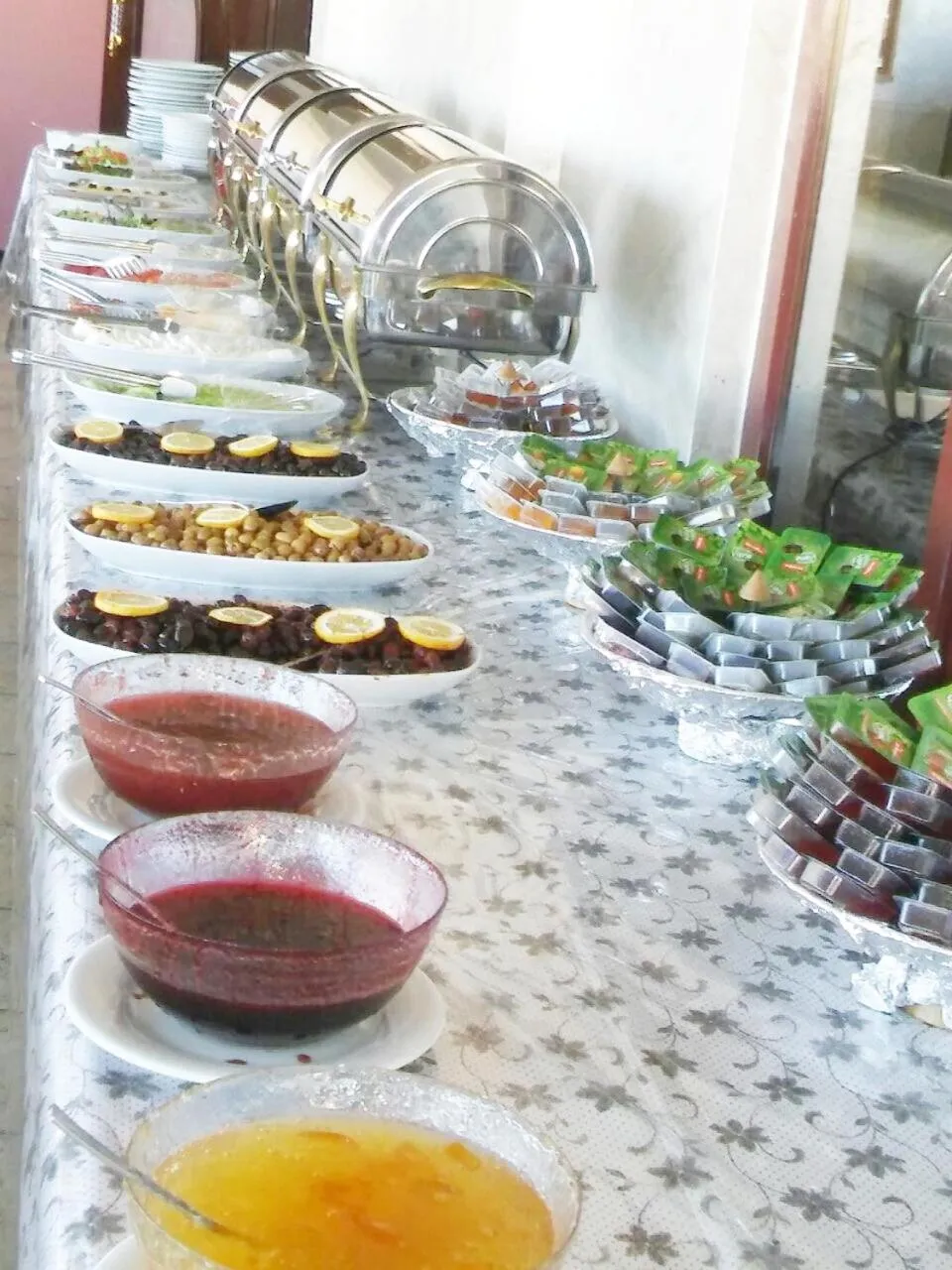 Restaurant/places to eat in Nil Hotel