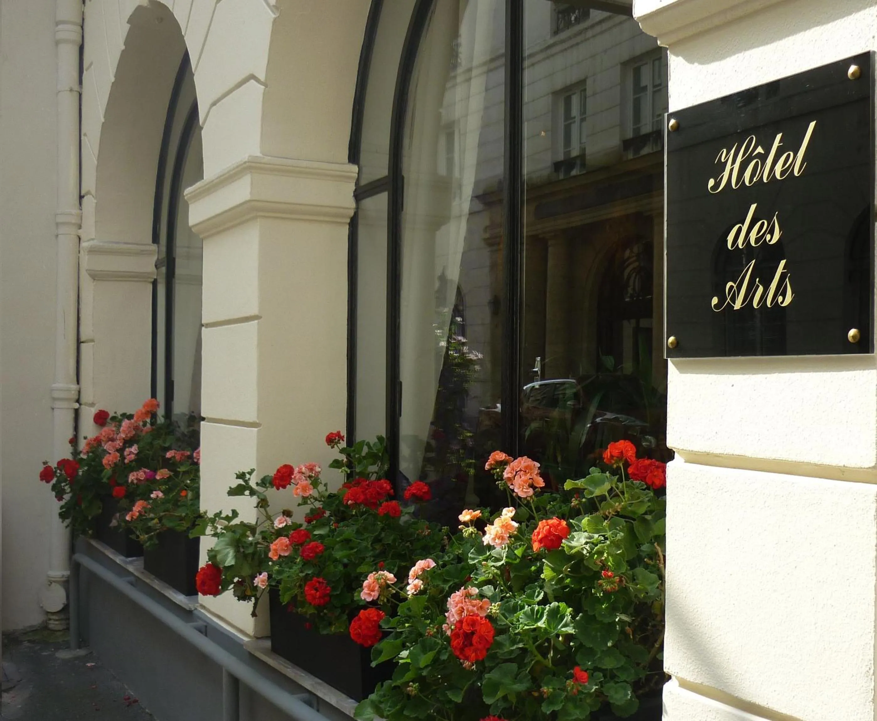 Spring in Hotel des Arts - Cite Bergere