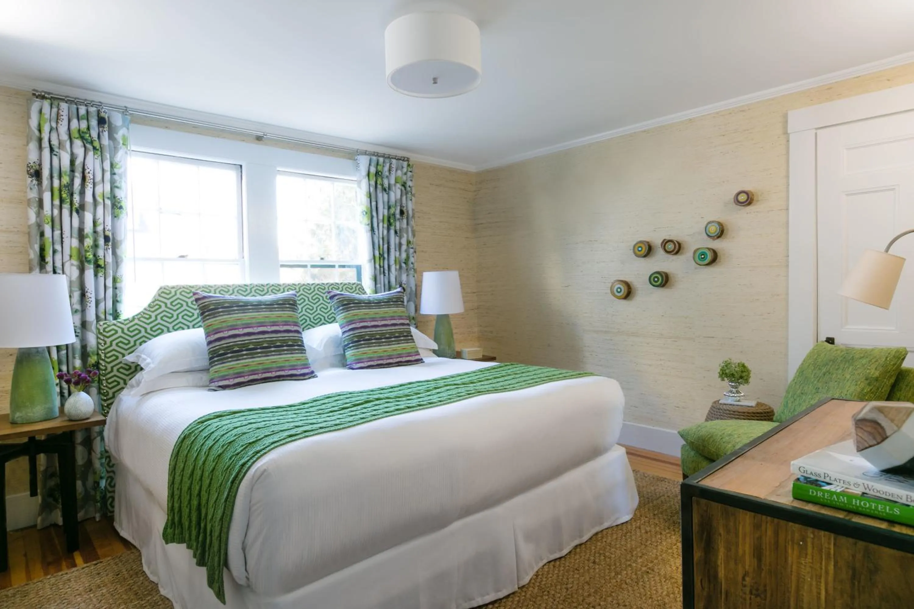 Photo of the whole room, Bed in Whitehall