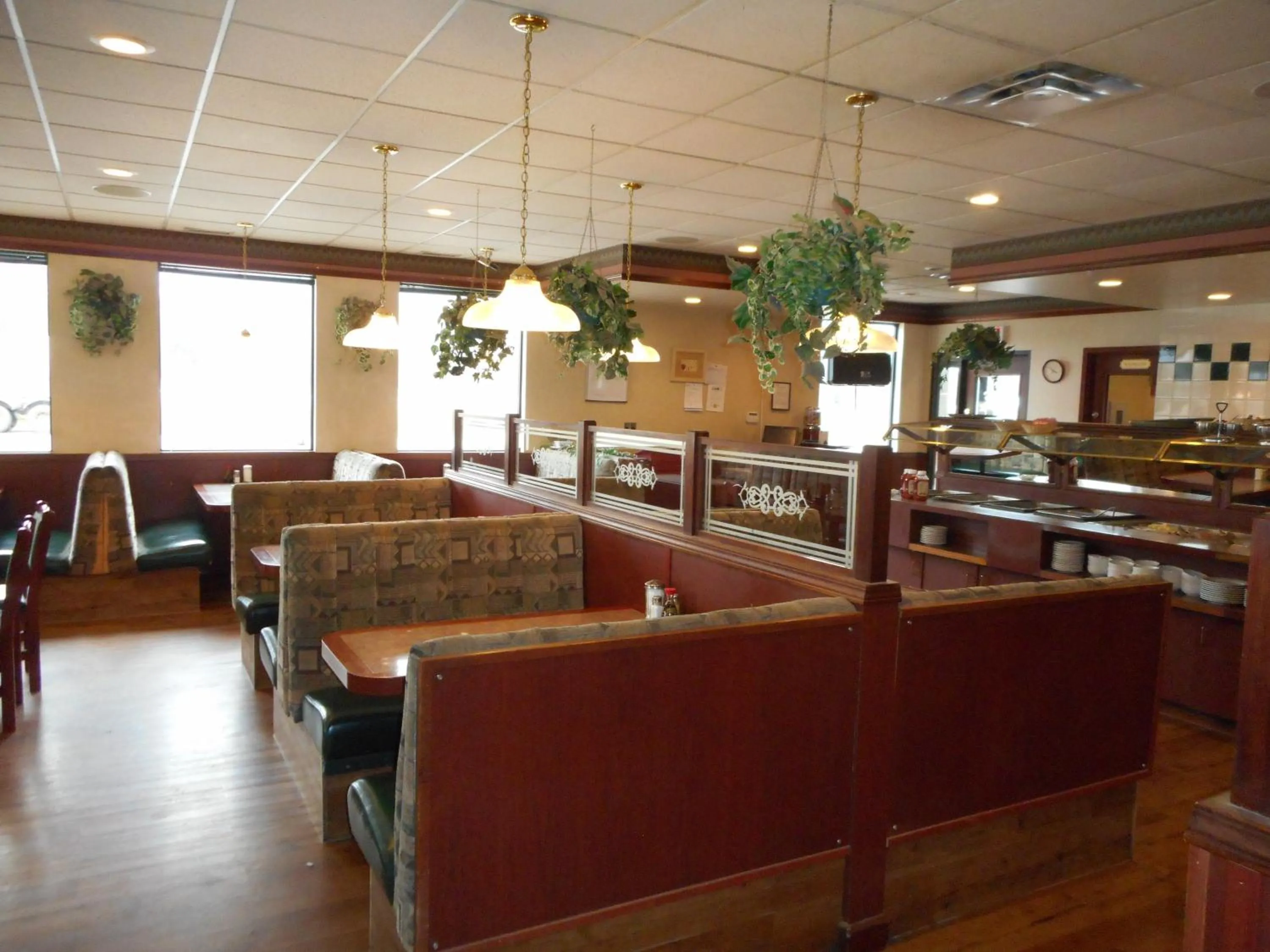 Restaurant/places to eat in Super 8 by Wyndham Fox Creek