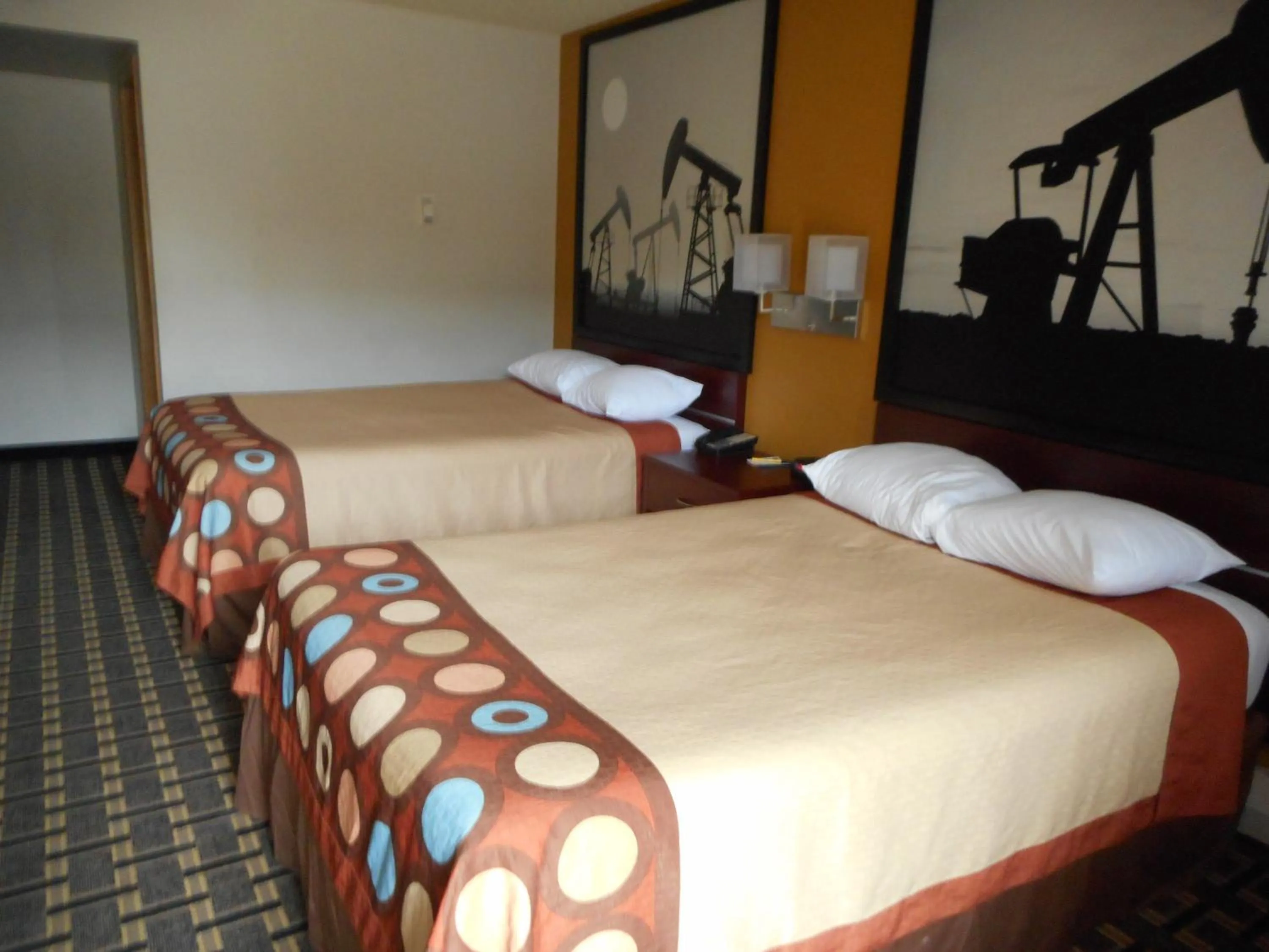 Bedroom, Bed in Super 8 by Wyndham Fox Creek