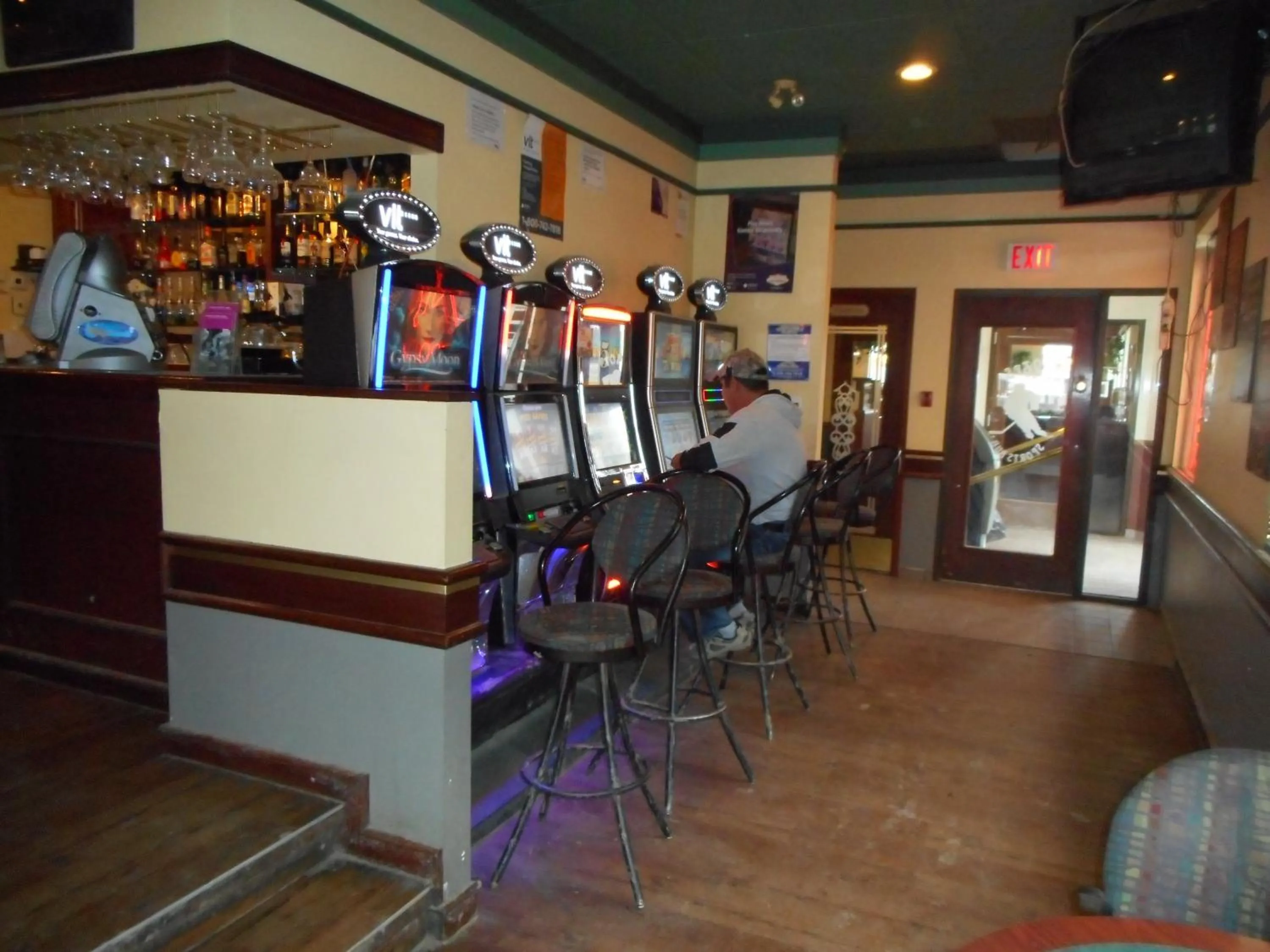 Lounge or bar in Super 8 by Wyndham Fox Creek