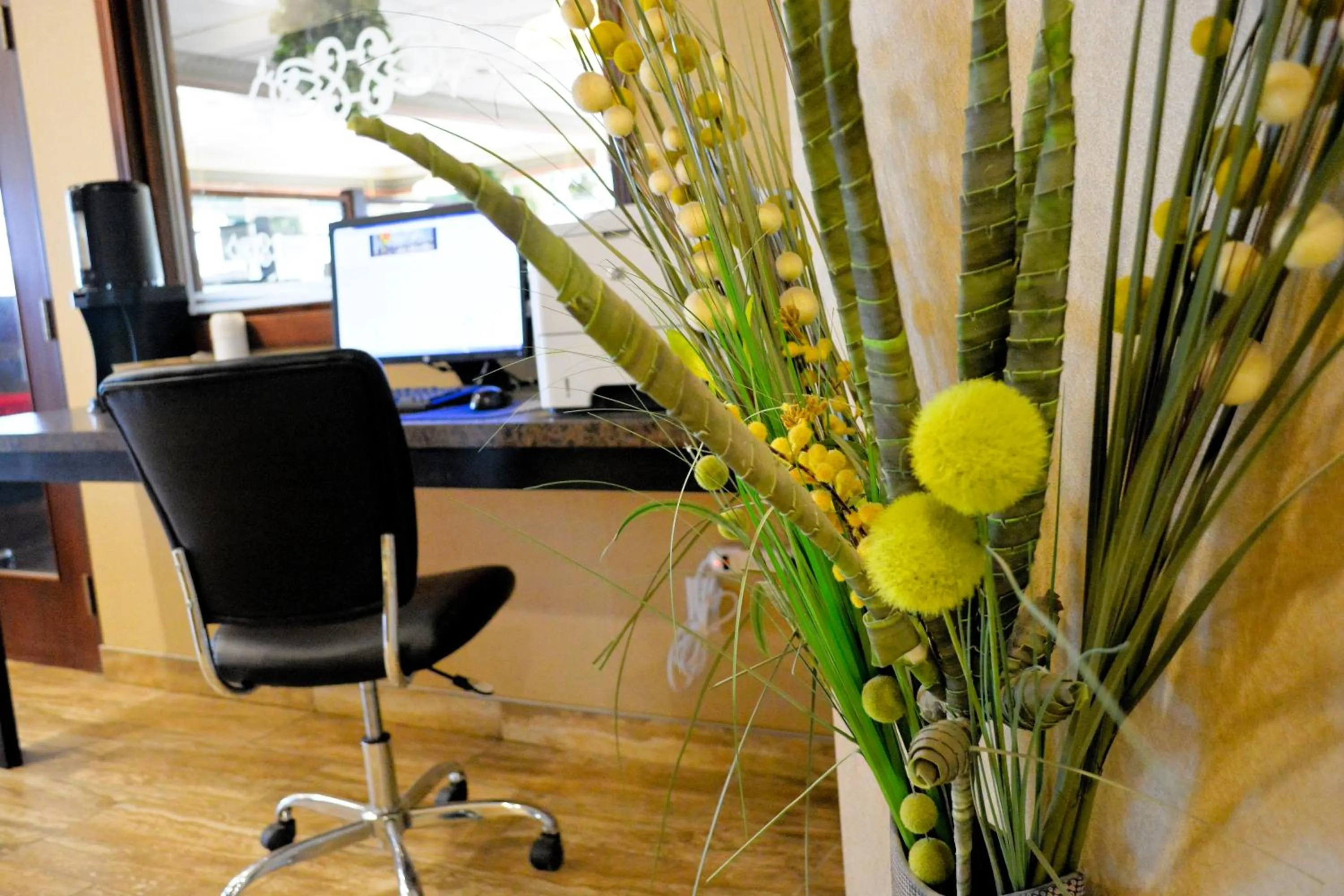 Business facilities in Super 8 by Wyndham Fox Creek