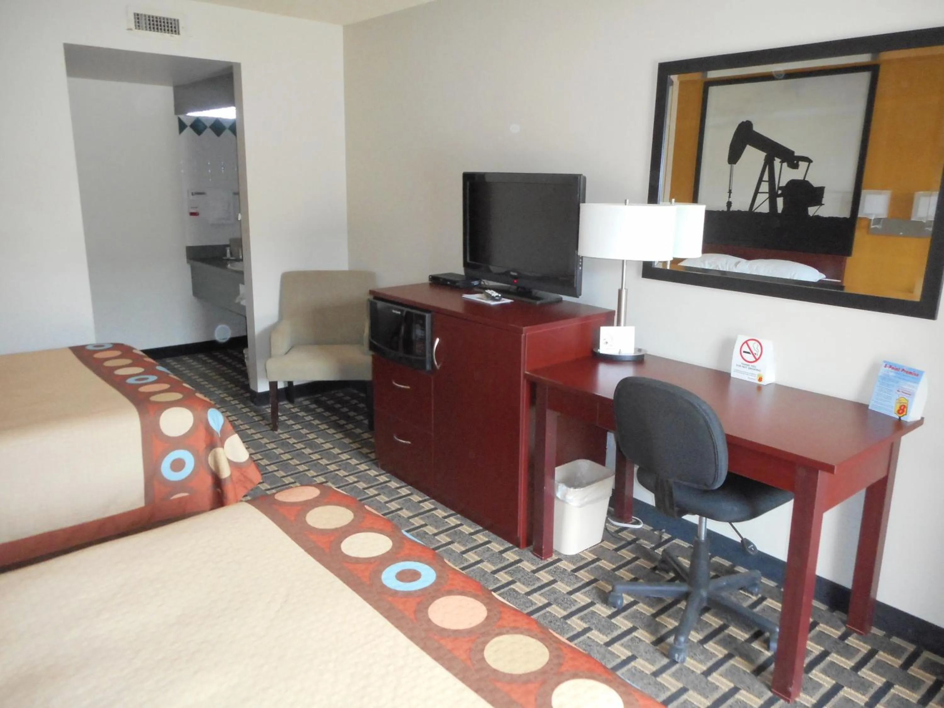 Bedroom, Bed in Super 8 by Wyndham Fox Creek