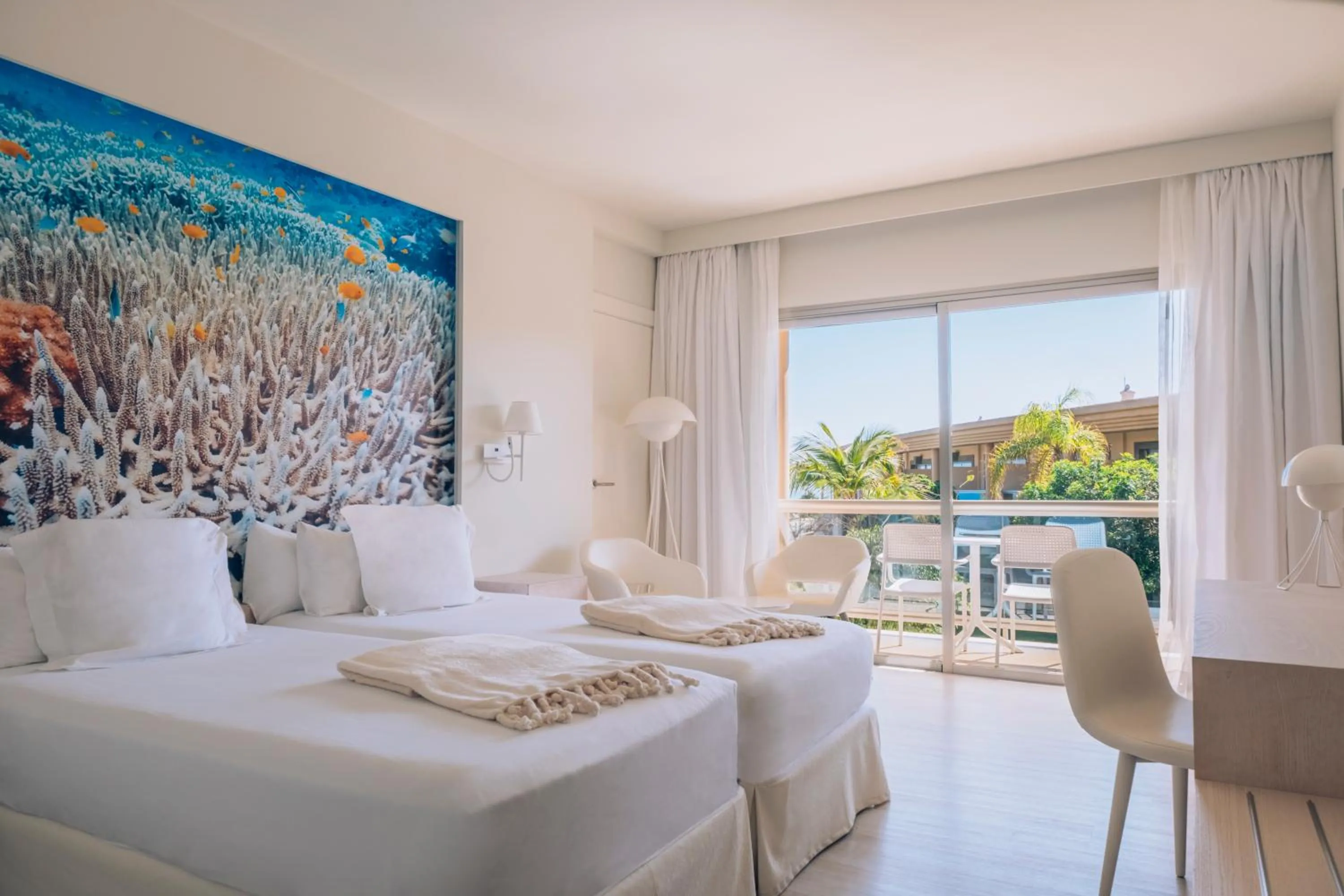 Double interconnecting (2 adults+2 children) in Iberostar Selection Fuerteventura Palace