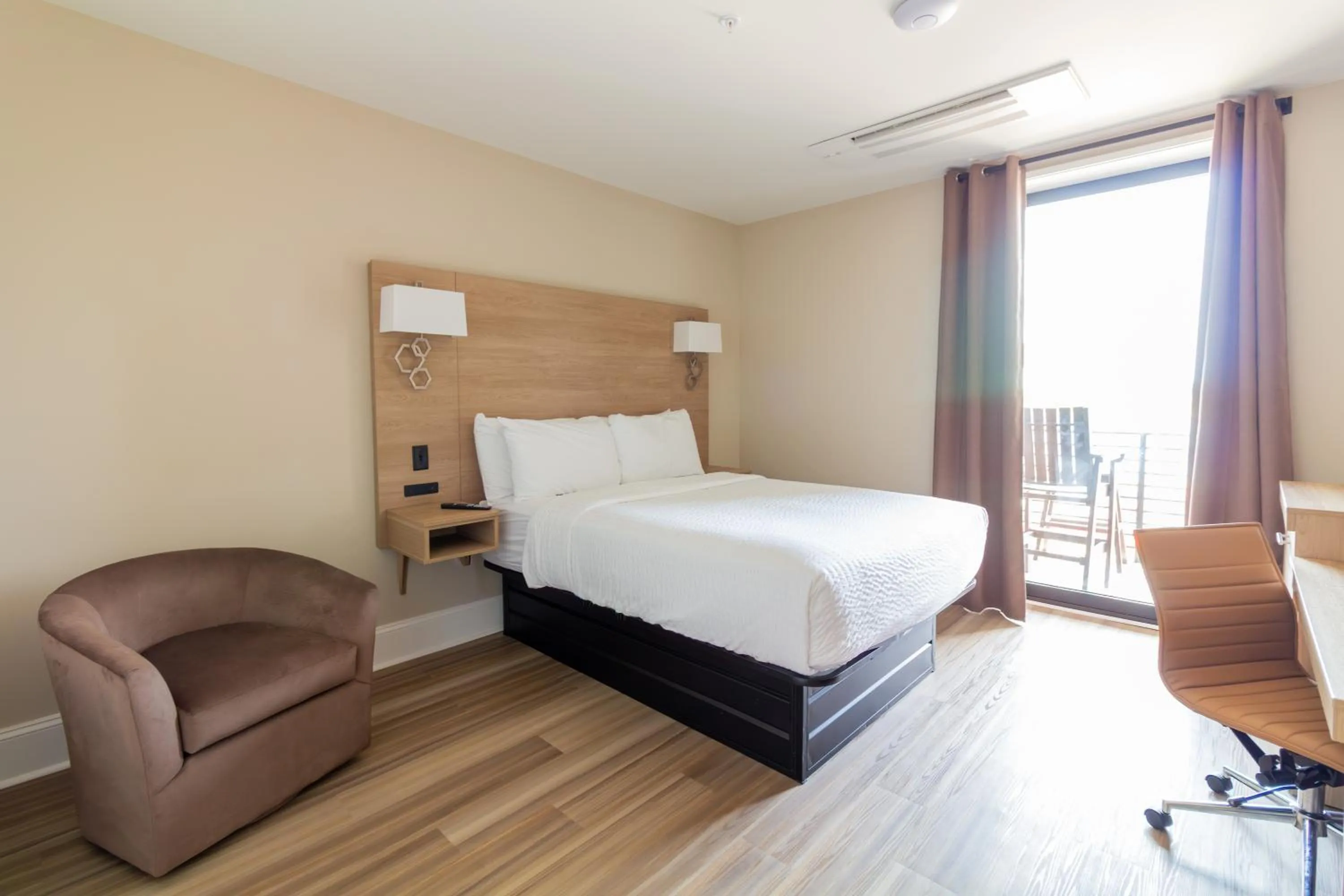 Bedroom, Bed in Bask Hotel at Big Rock Landing