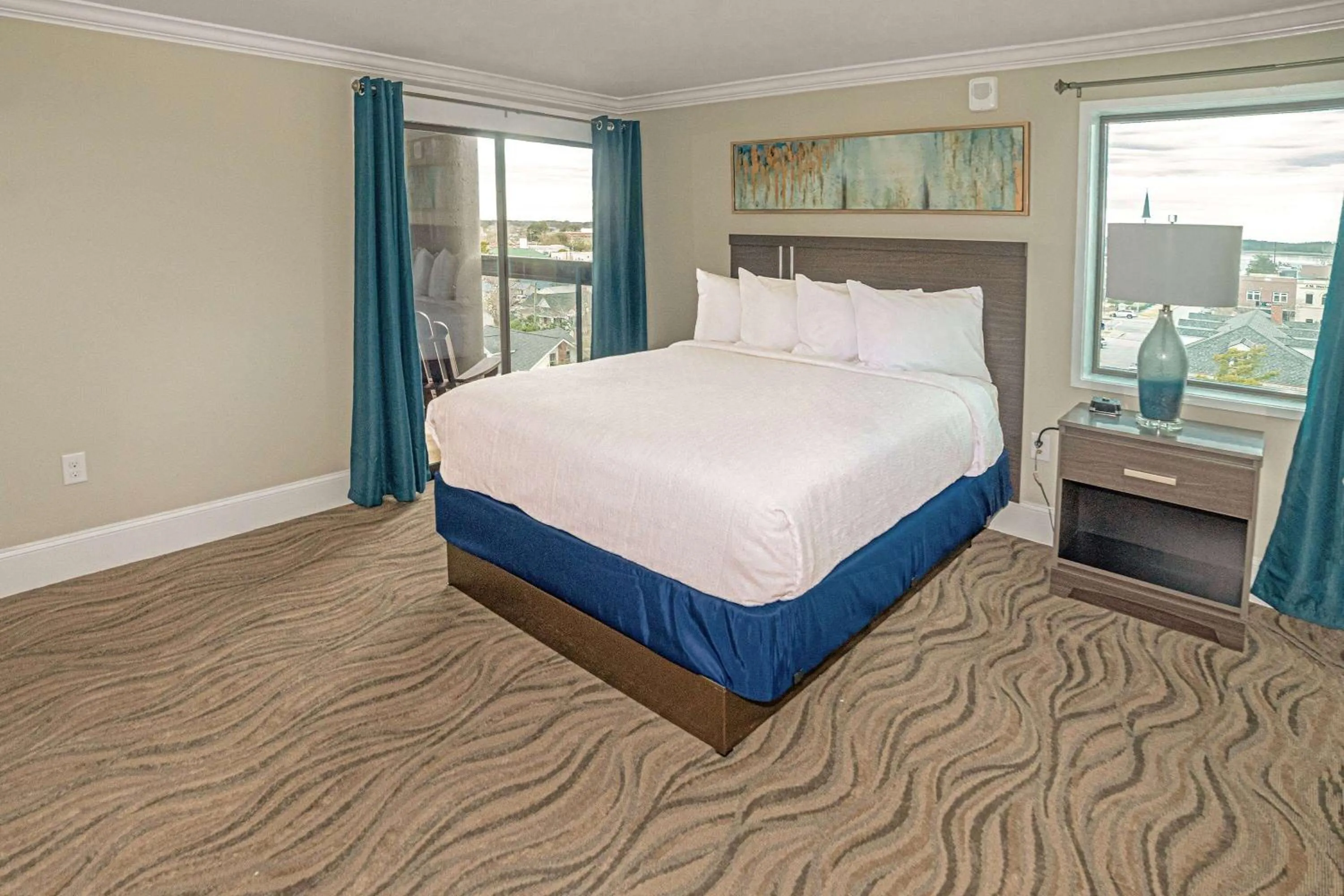 Photo of the whole room, Bed in Bask Hotel at Big Rock Landing