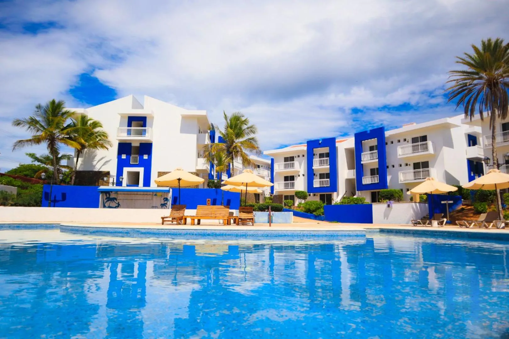 Property building in Hesperia Playa el Agua