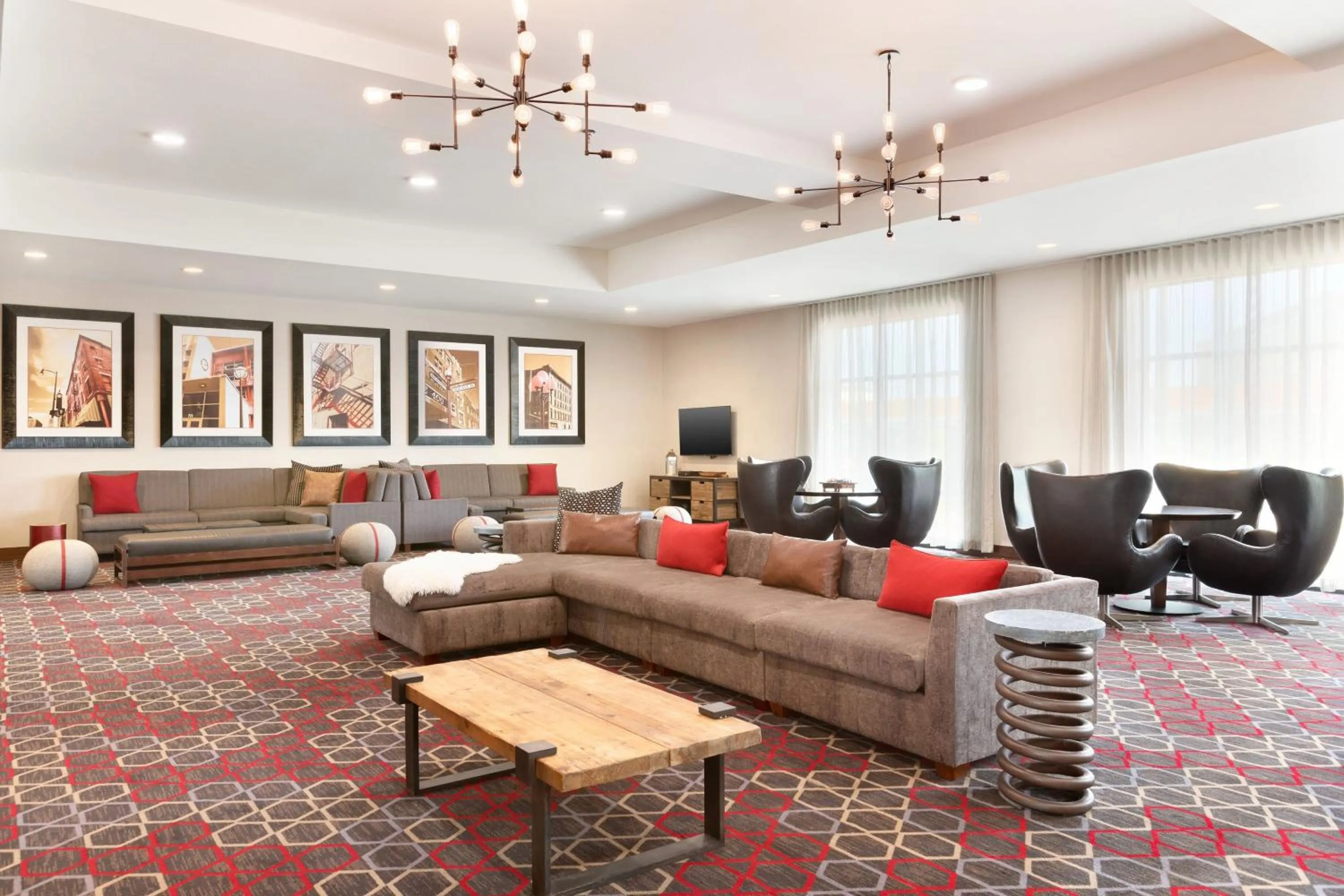 Lobby or reception in Four Points by Sheraton Fargo Medical Center