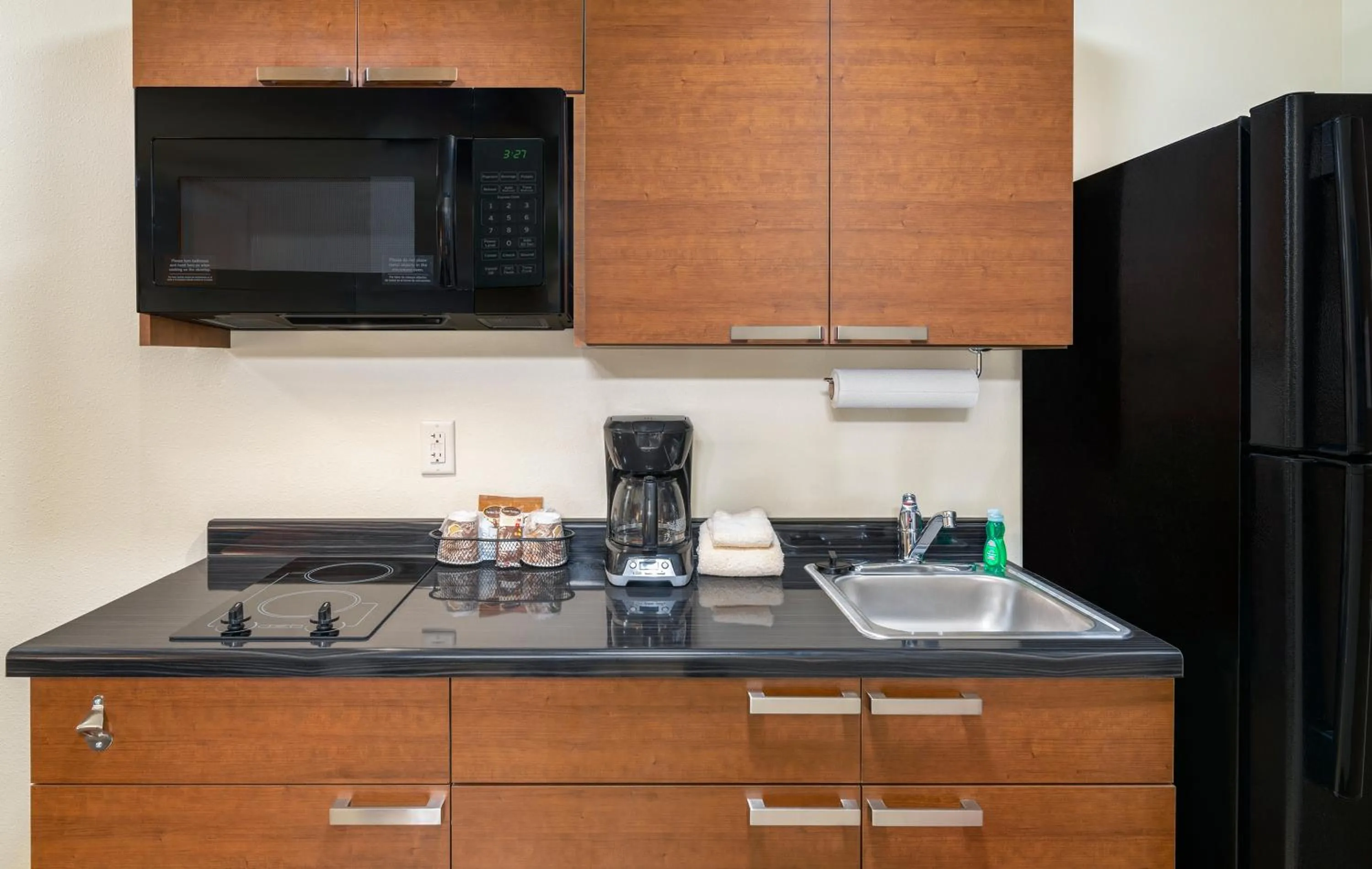 Kitchen or kitchenette in My Place Hotel-Jamestown, ND