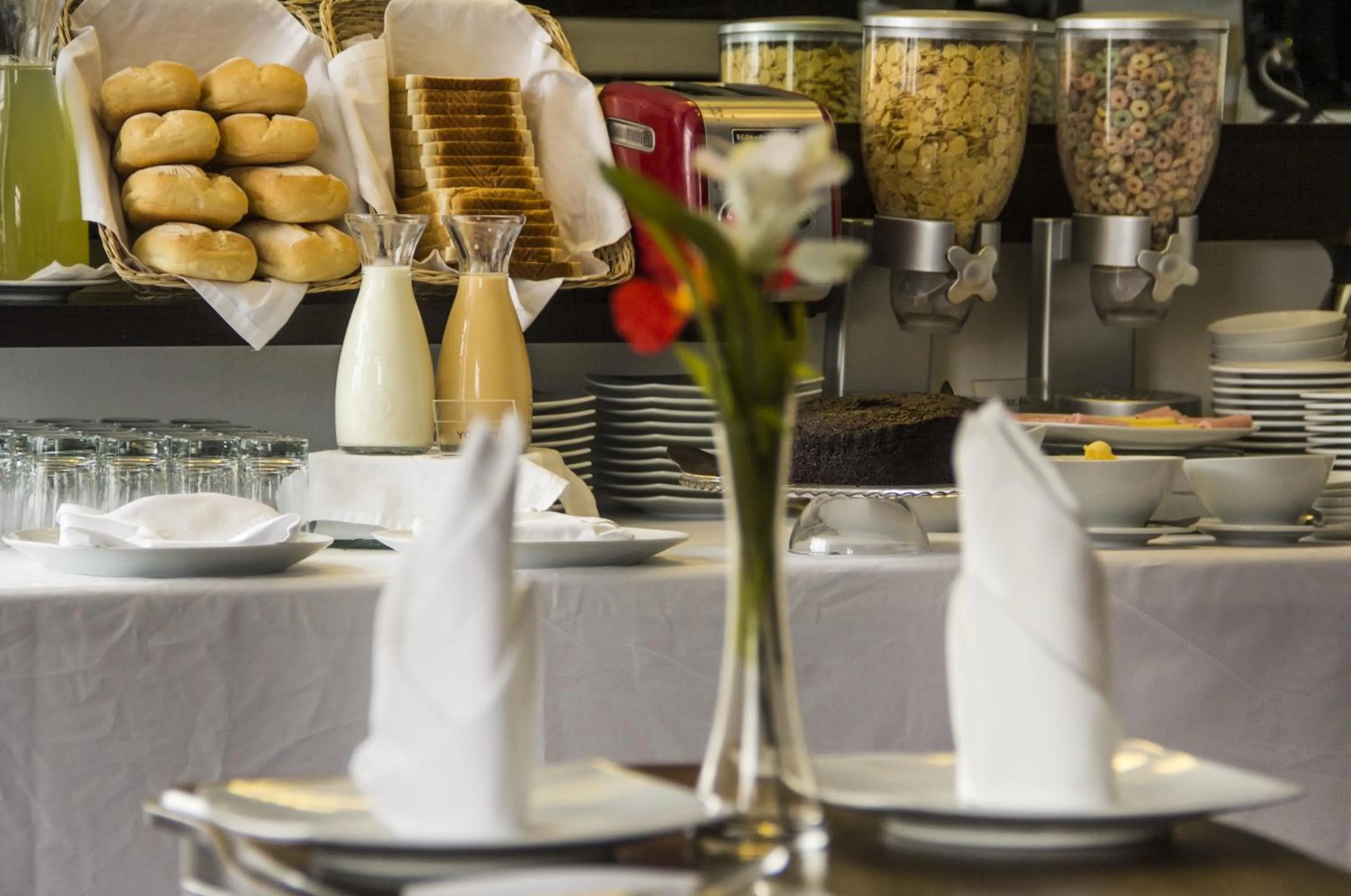 Buffet breakfast in Hotel Sunqu