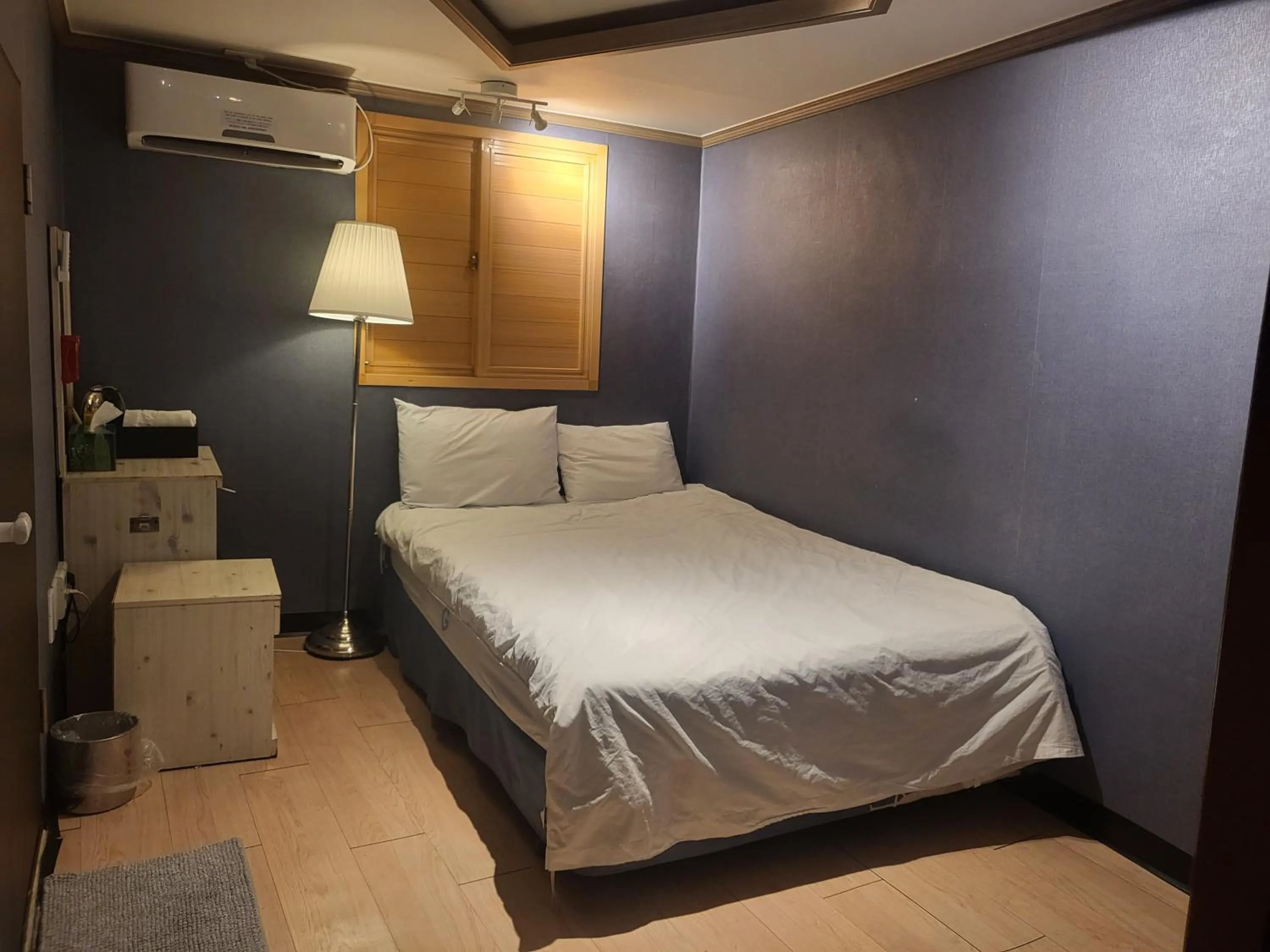 air conditioner, Bed in G Mini Hotel Dongdaemun