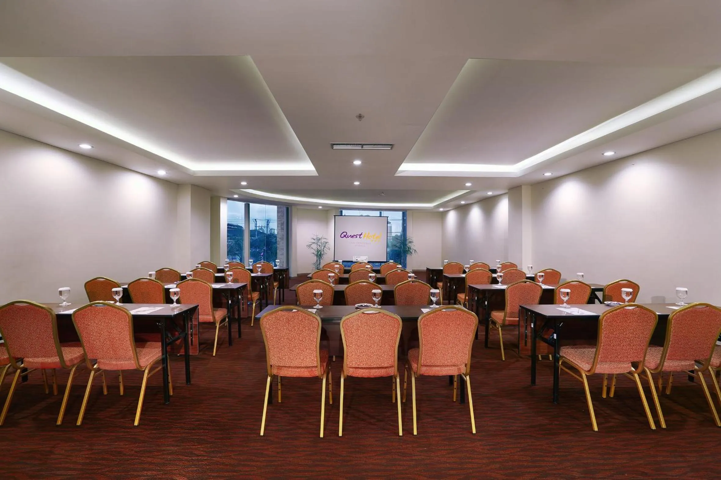 Meeting/conference room in Quest San Denpasar by ASTON
