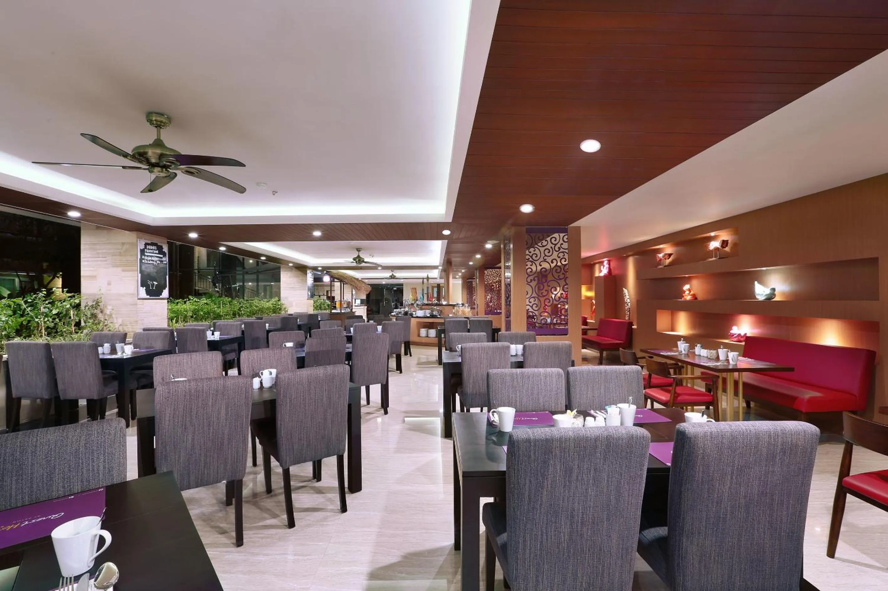 Restaurant/places to eat in Quest San Denpasar by ASTON