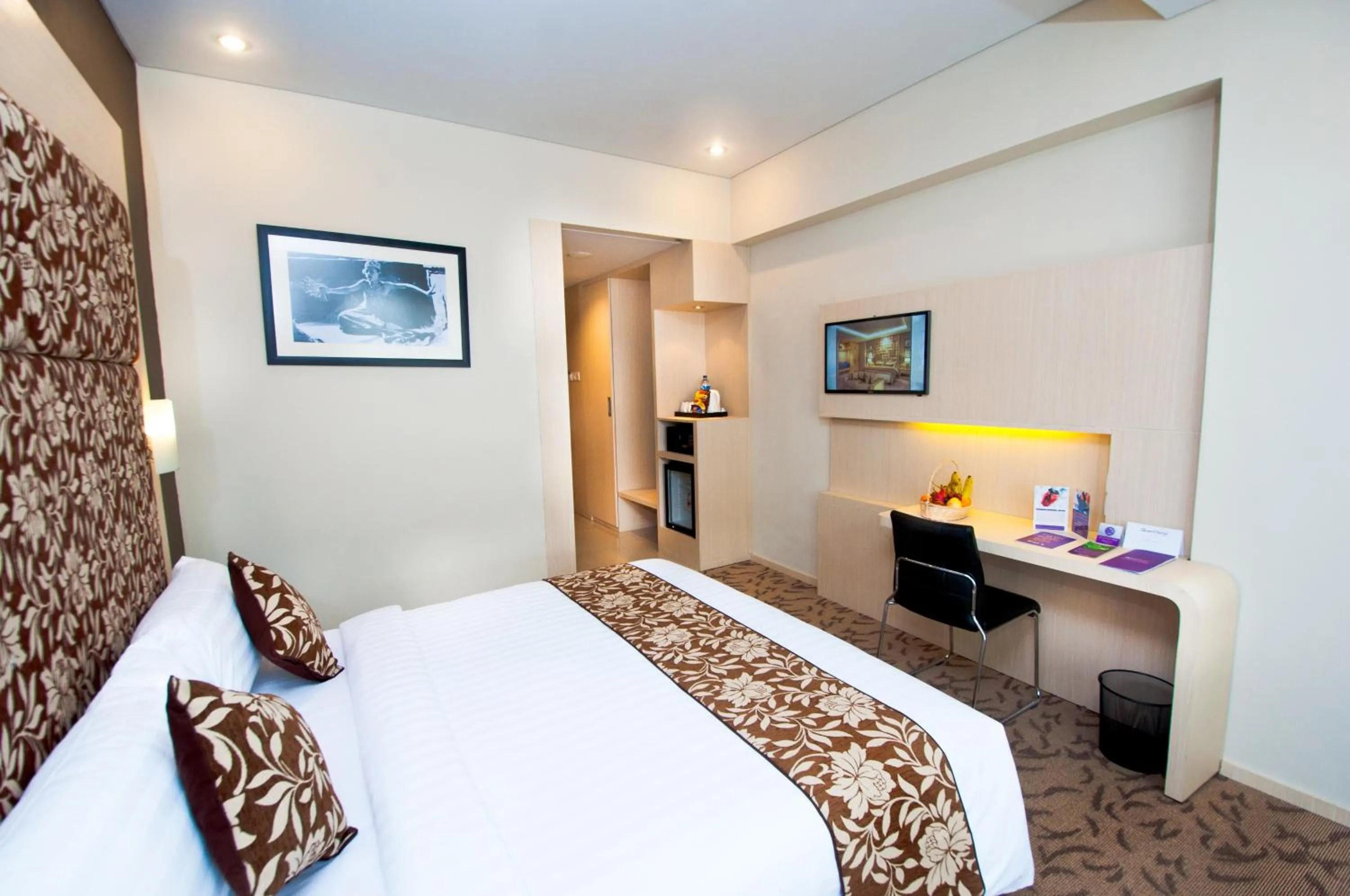 TV and multimedia, Bed in Quest San Denpasar by ASTON
