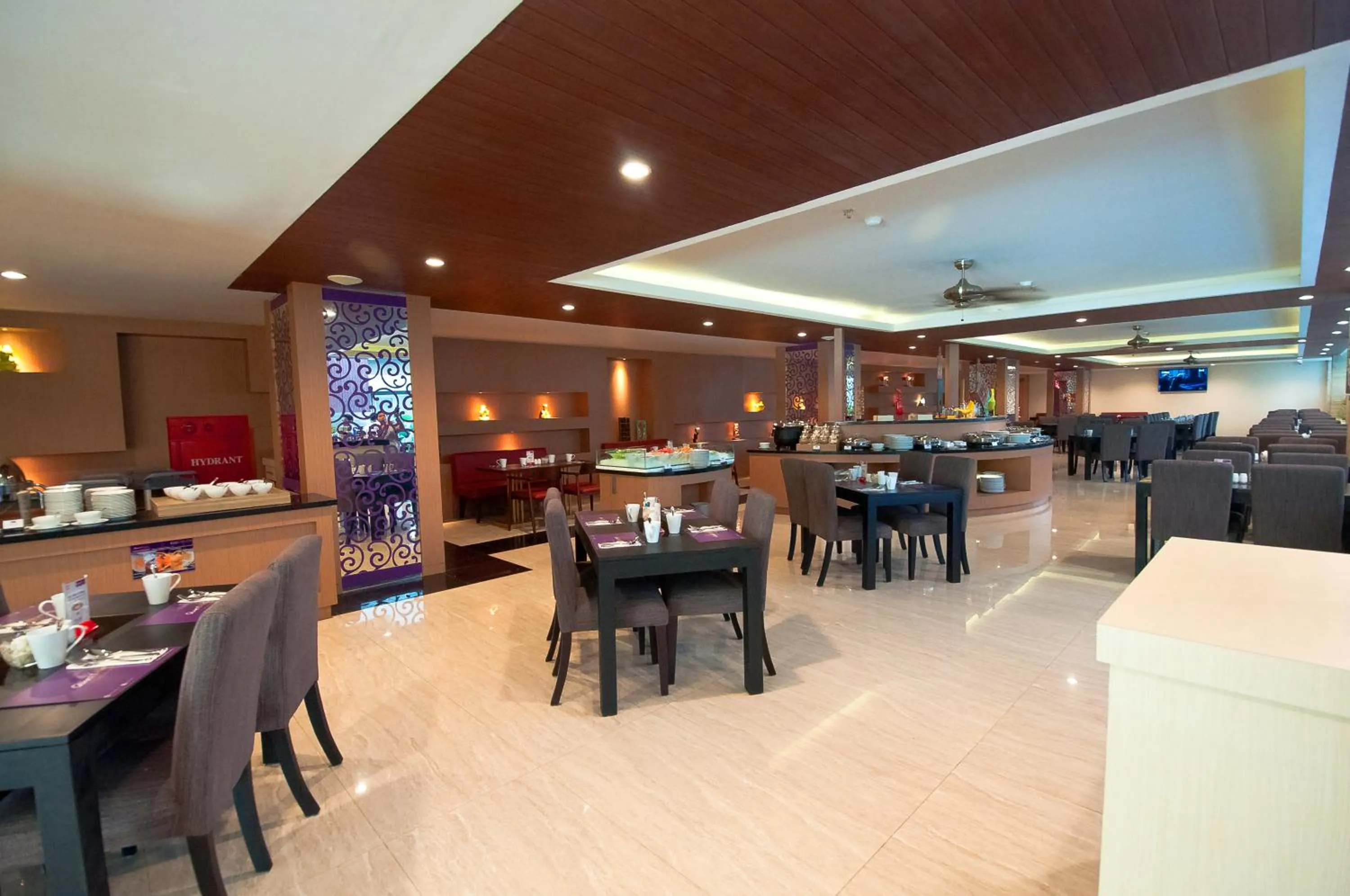 Restaurant/places to eat in Quest San Denpasar by ASTON