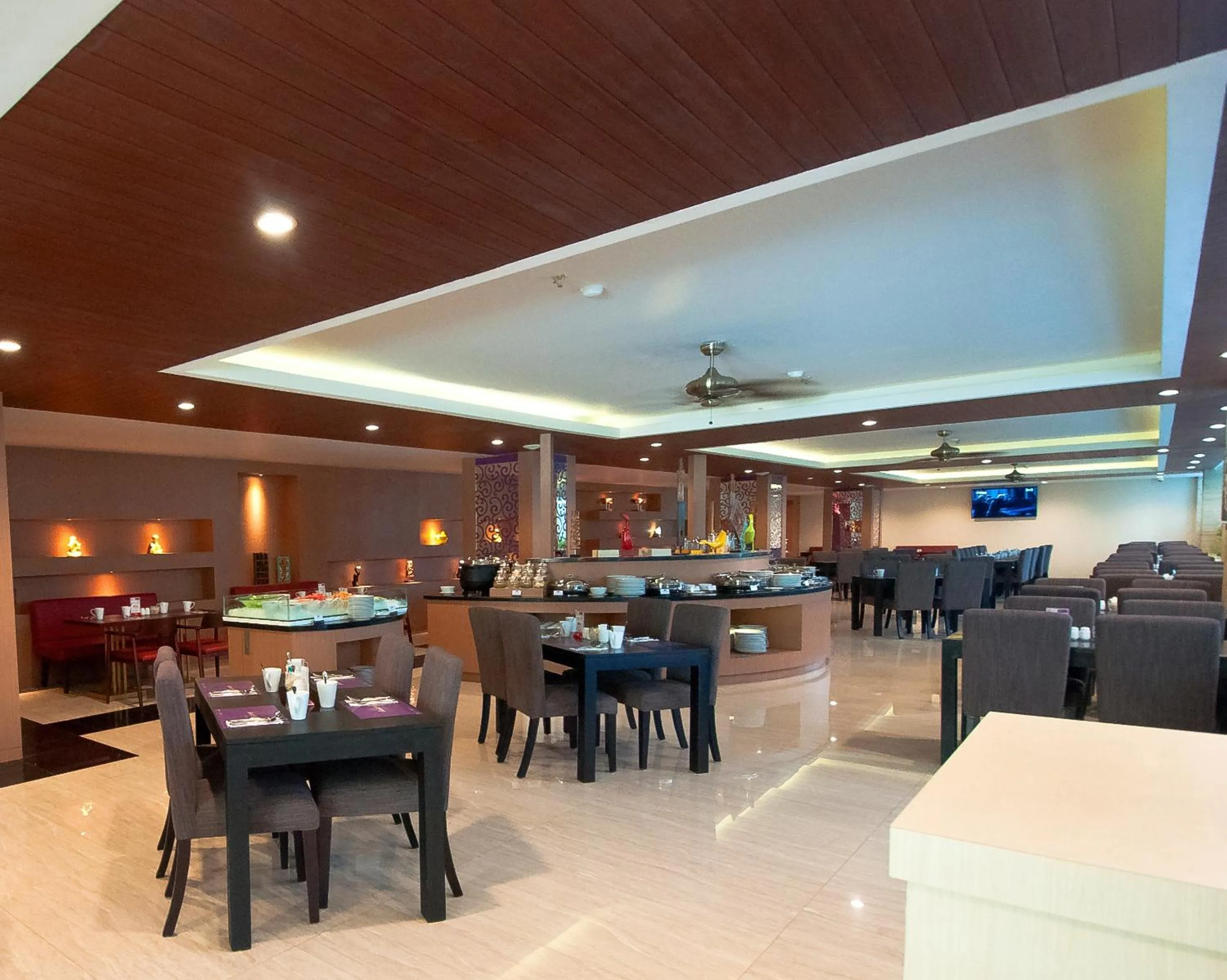 Restaurant/places to eat in Quest San Denpasar by ASTON