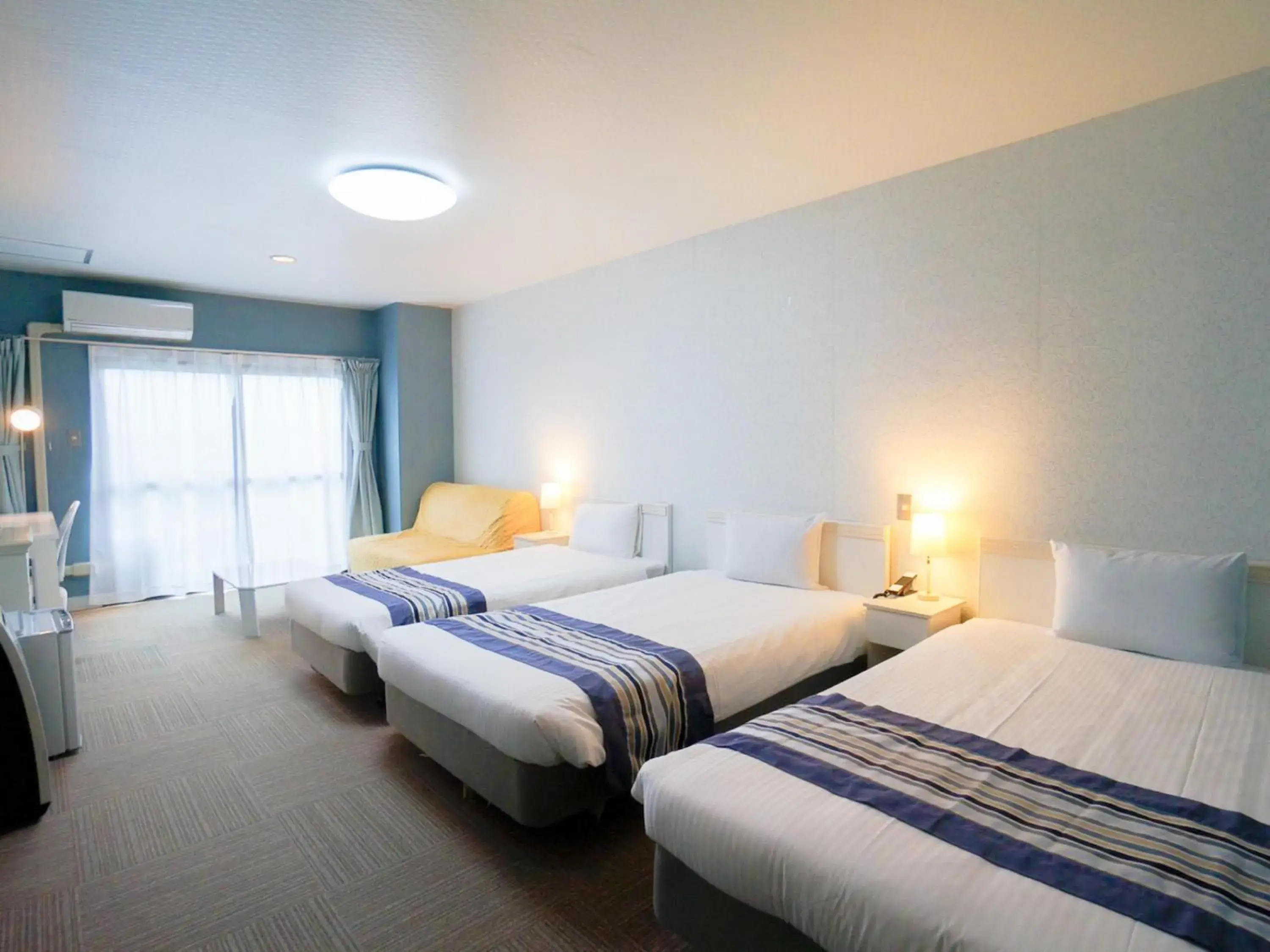 Triple Room - single occupancy in Hotel Caretta Triple Room - single occupancy in Hotel Caretta