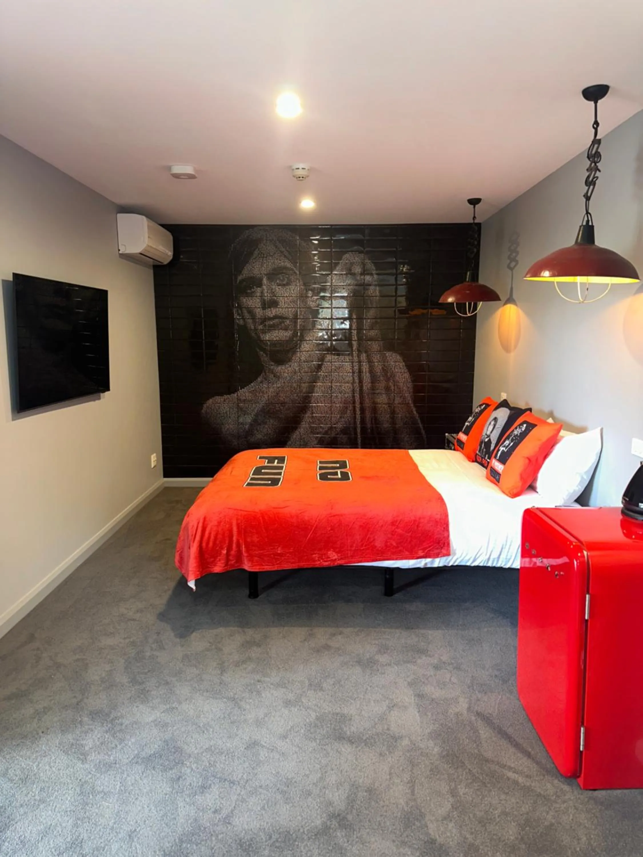 Bed in Boogie Woogie Beach House