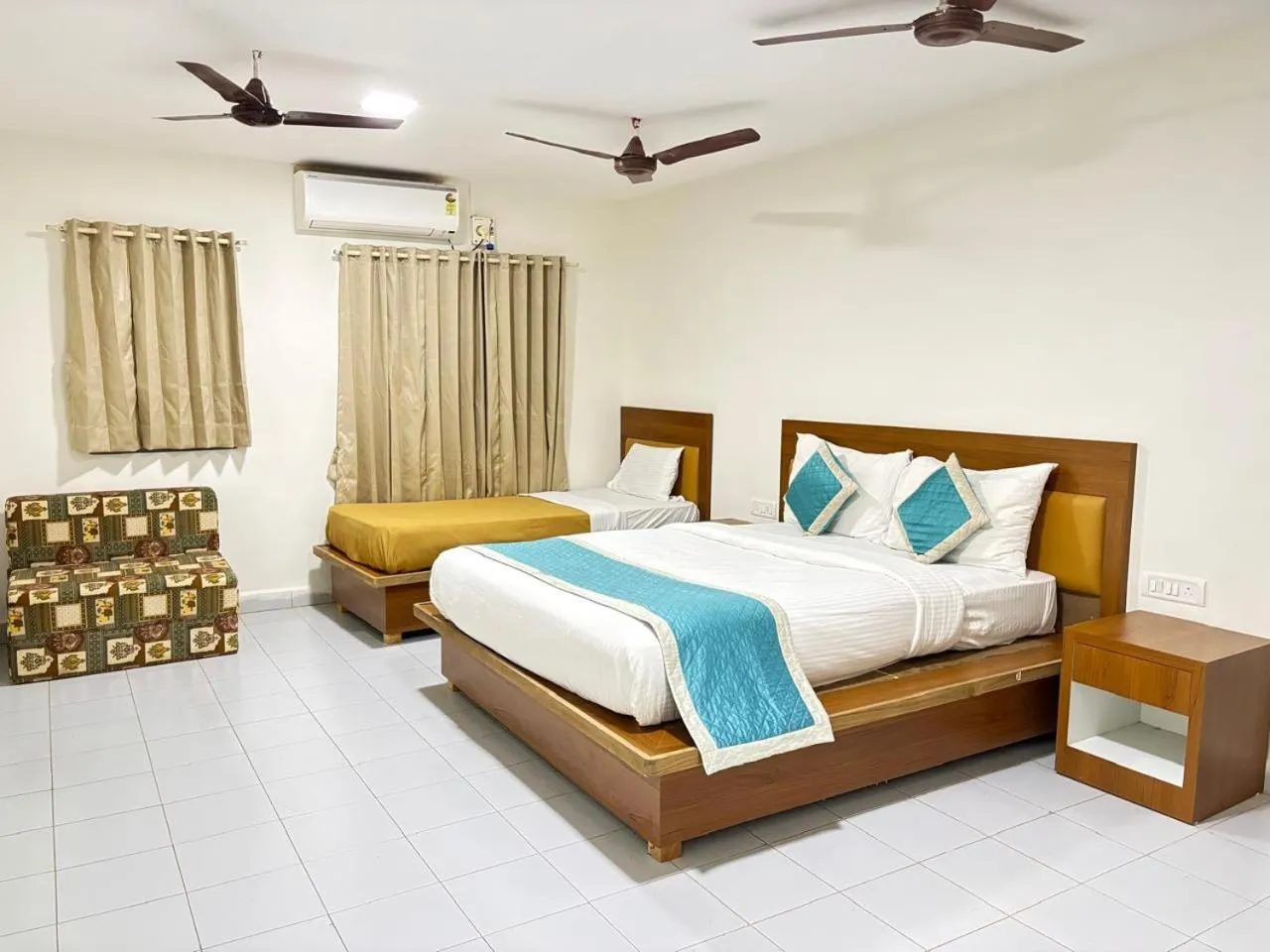 Bedroom, Bed in Nature Trails Durshet, Khopoli