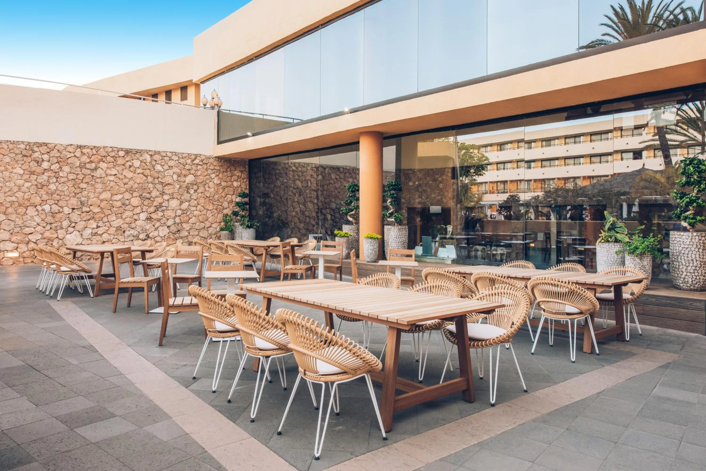 Lounge or bar in Iberostar Waves Playa Gaviotas All Inclusive