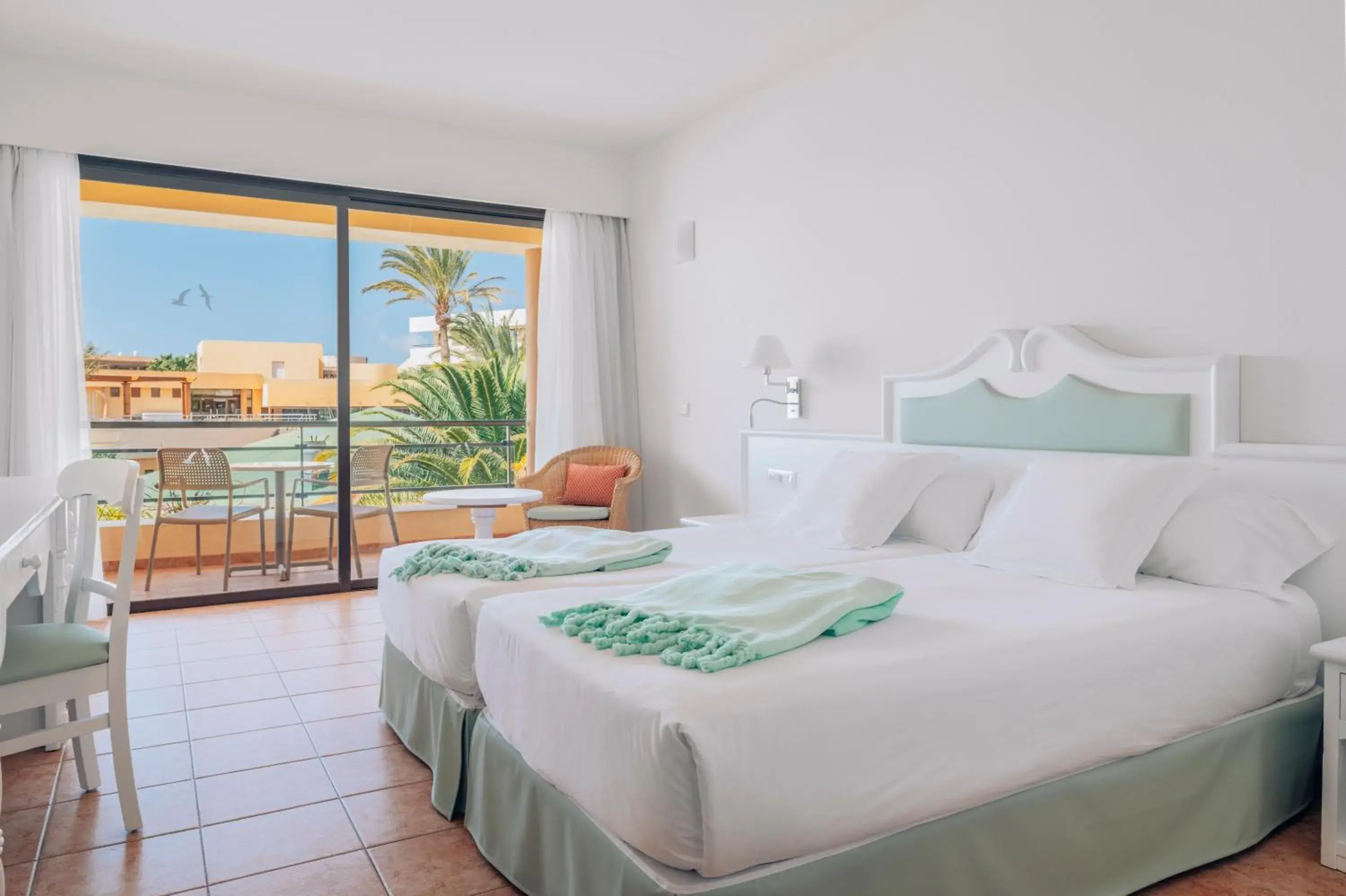 Twin Room with Sea View in Iberostar Waves Playa Gaviotas All Inclusive Twin Room with Sea View in Iberostar Waves Playa Gaviotas All Inclusive