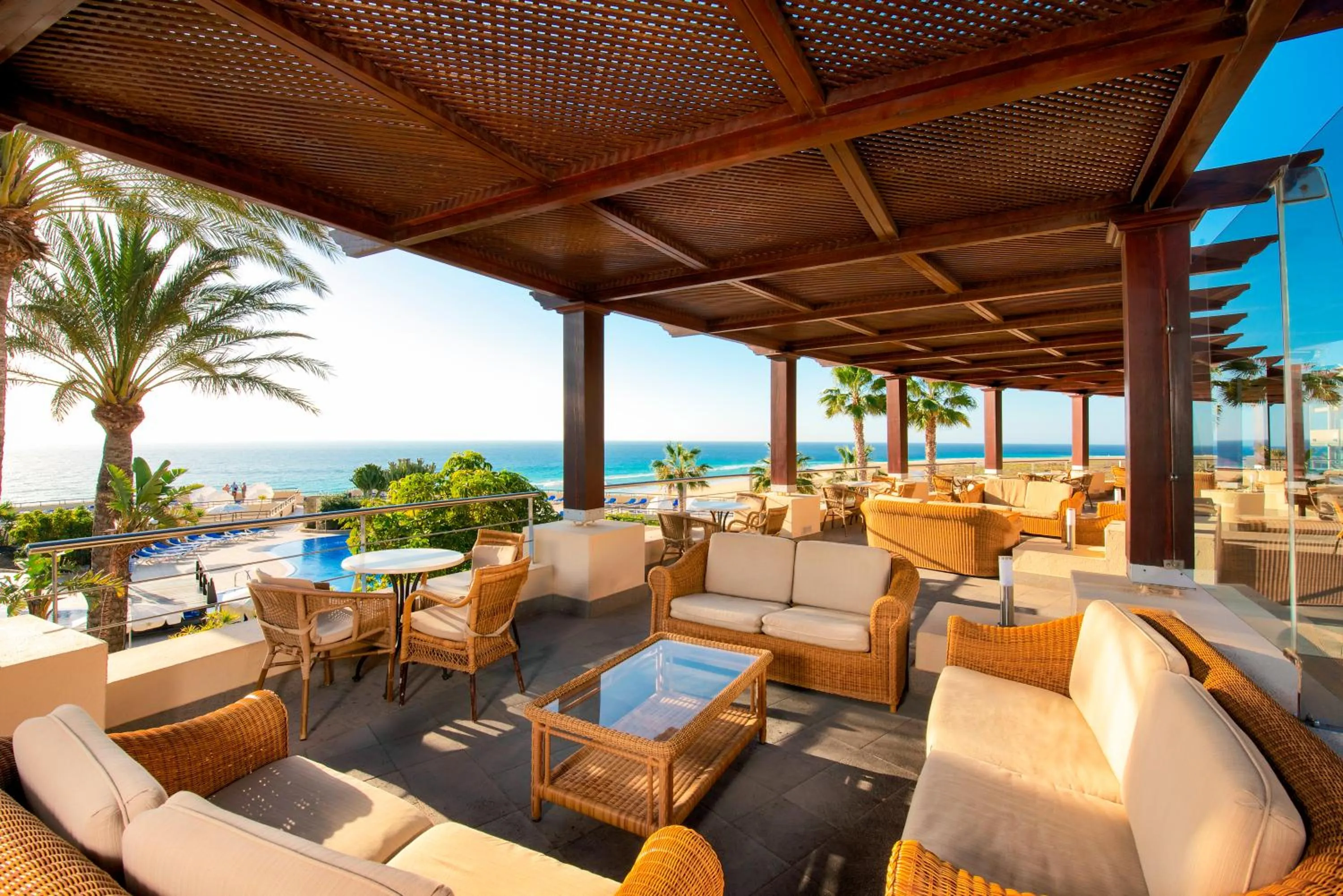 Lounge or bar in Iberostar Waves Playa Gaviotas All Inclusive