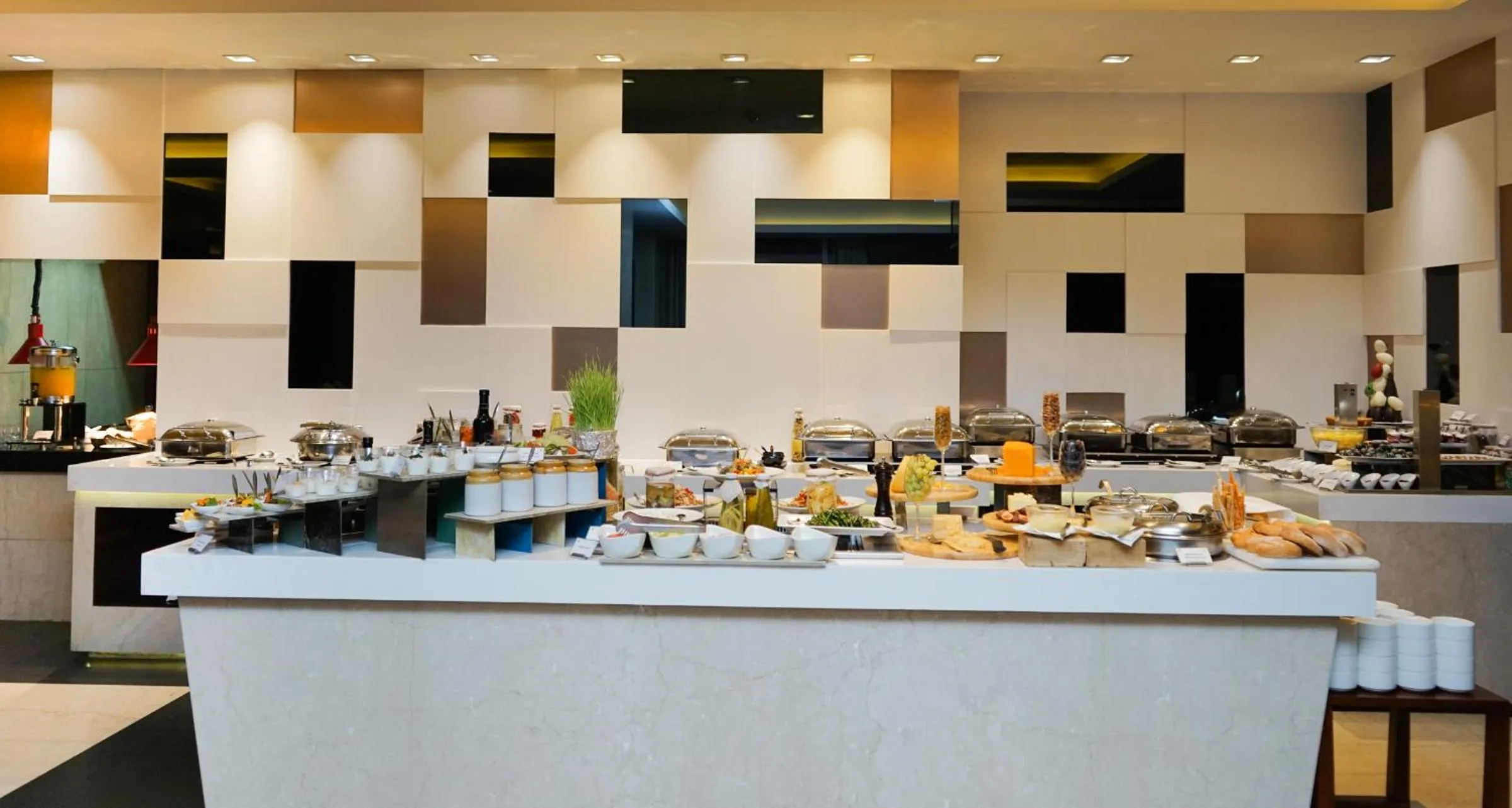 Buffet breakfast in Oakwood Residence Kapil Hyderabad