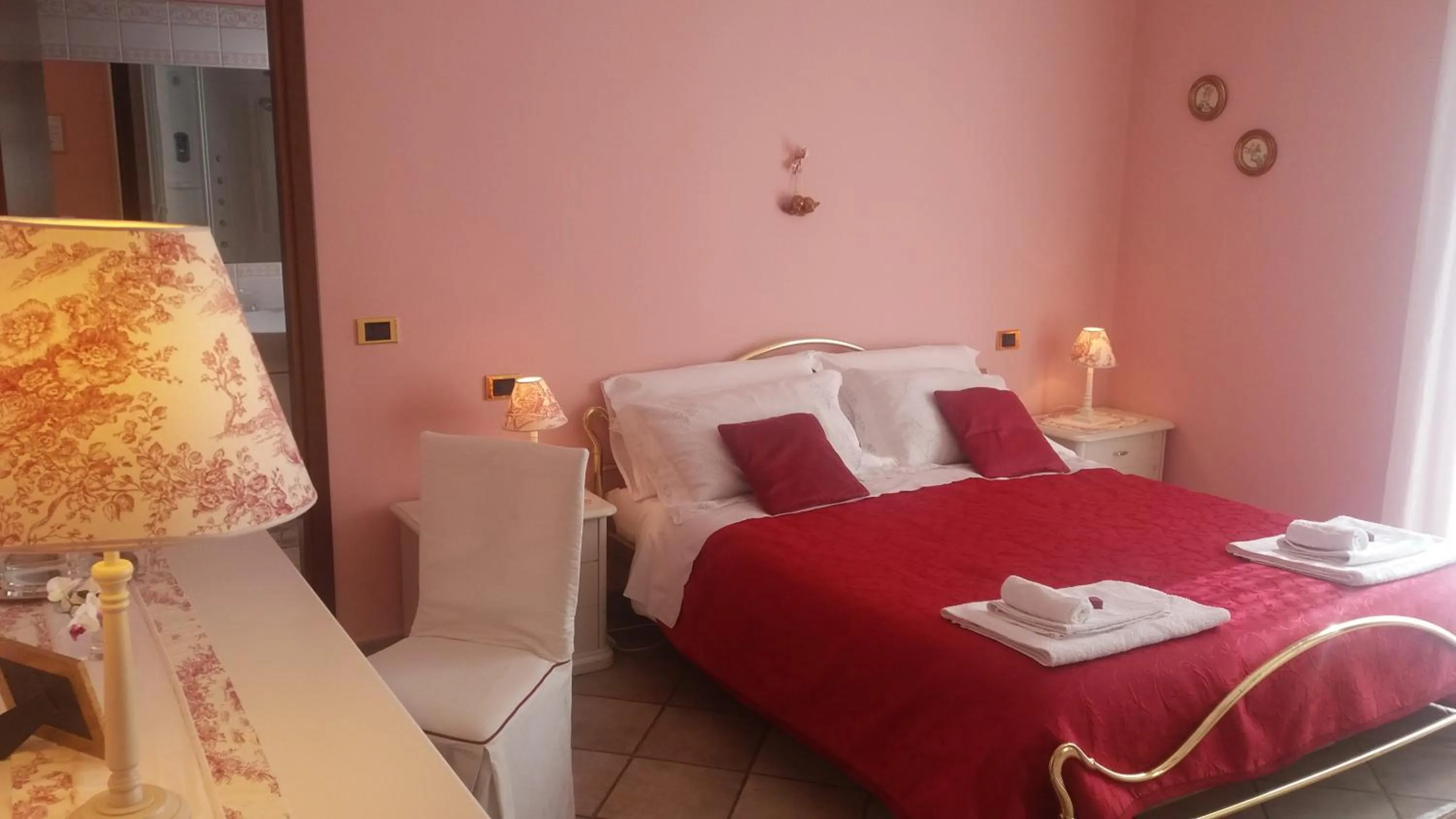 Property building, Bed in Villa Campo dei Fiori
