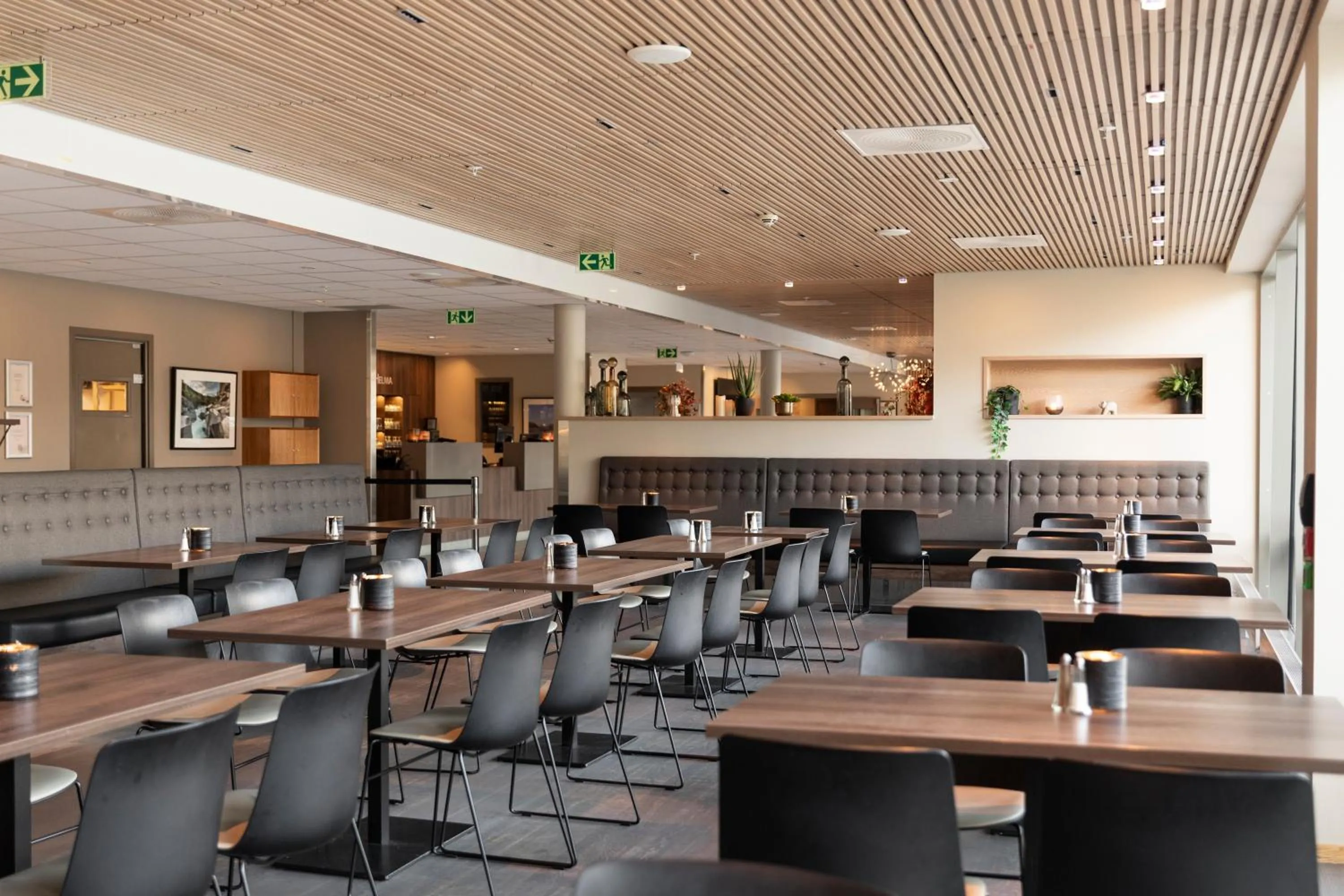 Restaurant/places to eat in Home Hotel Helma