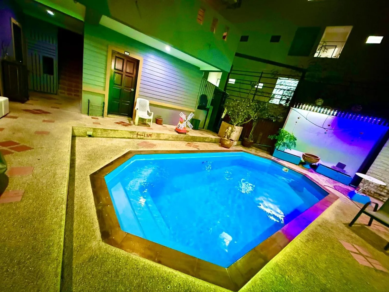 Swimming pool in Hill Side Patong Hotel