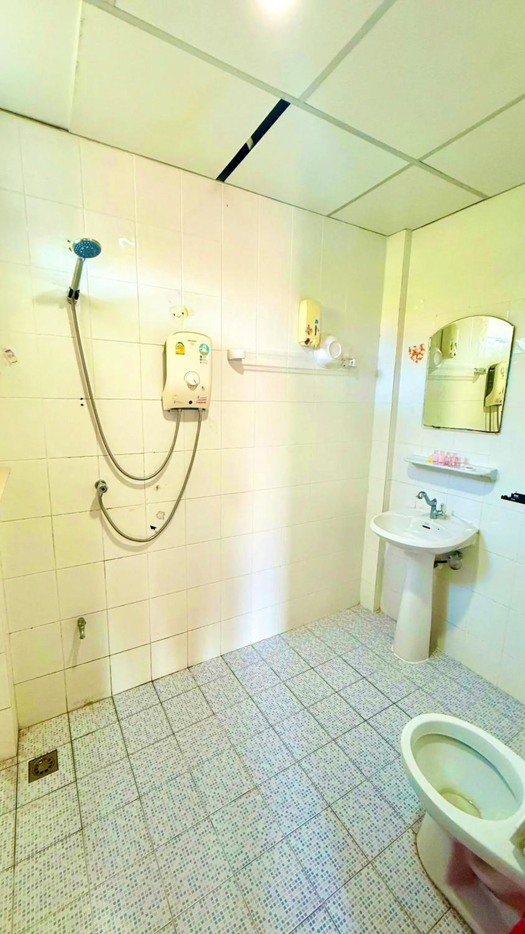 Bathroom in Hill Side Patong Hotel