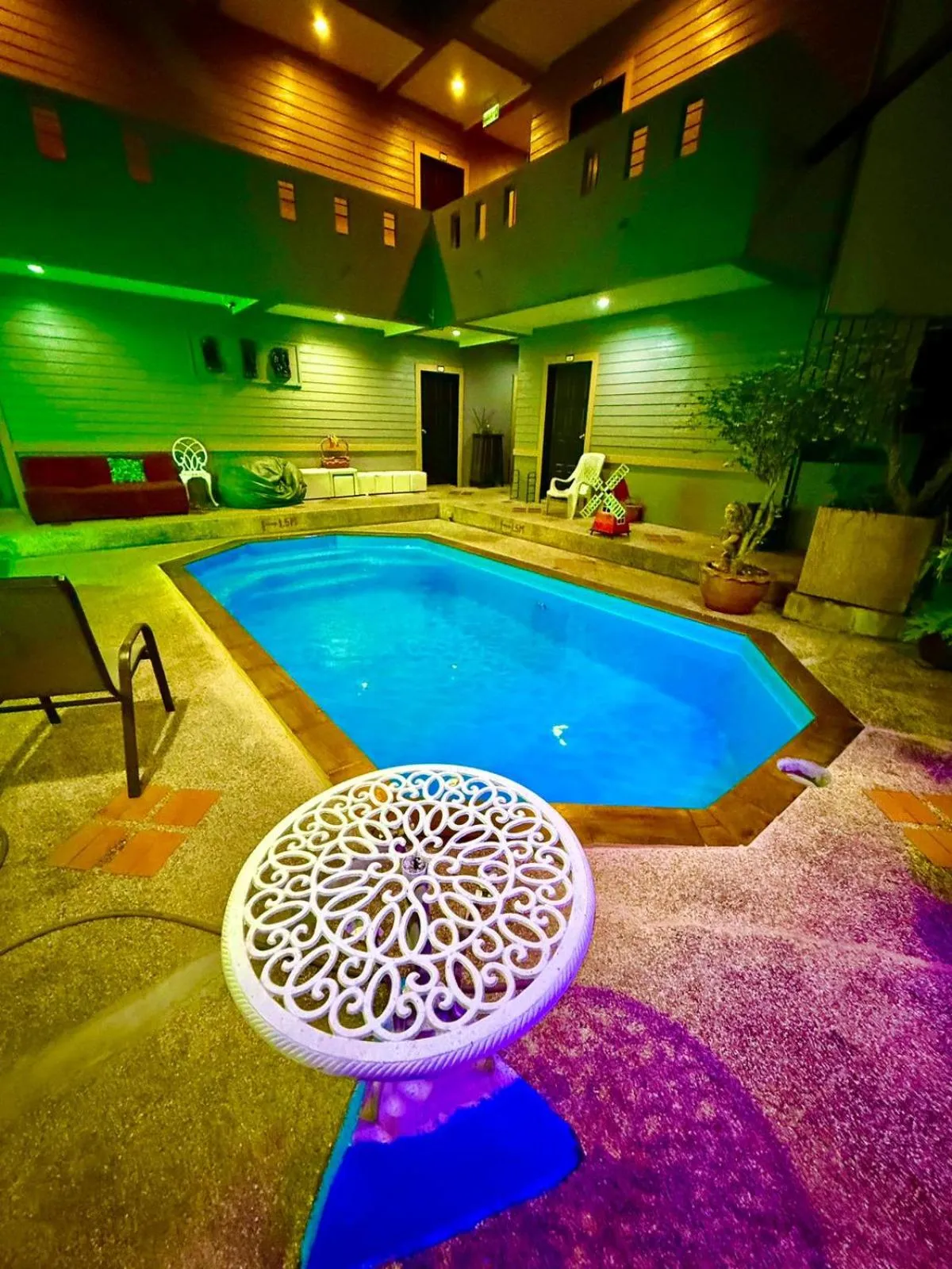 Swimming pool in Hill Side Patong Hotel