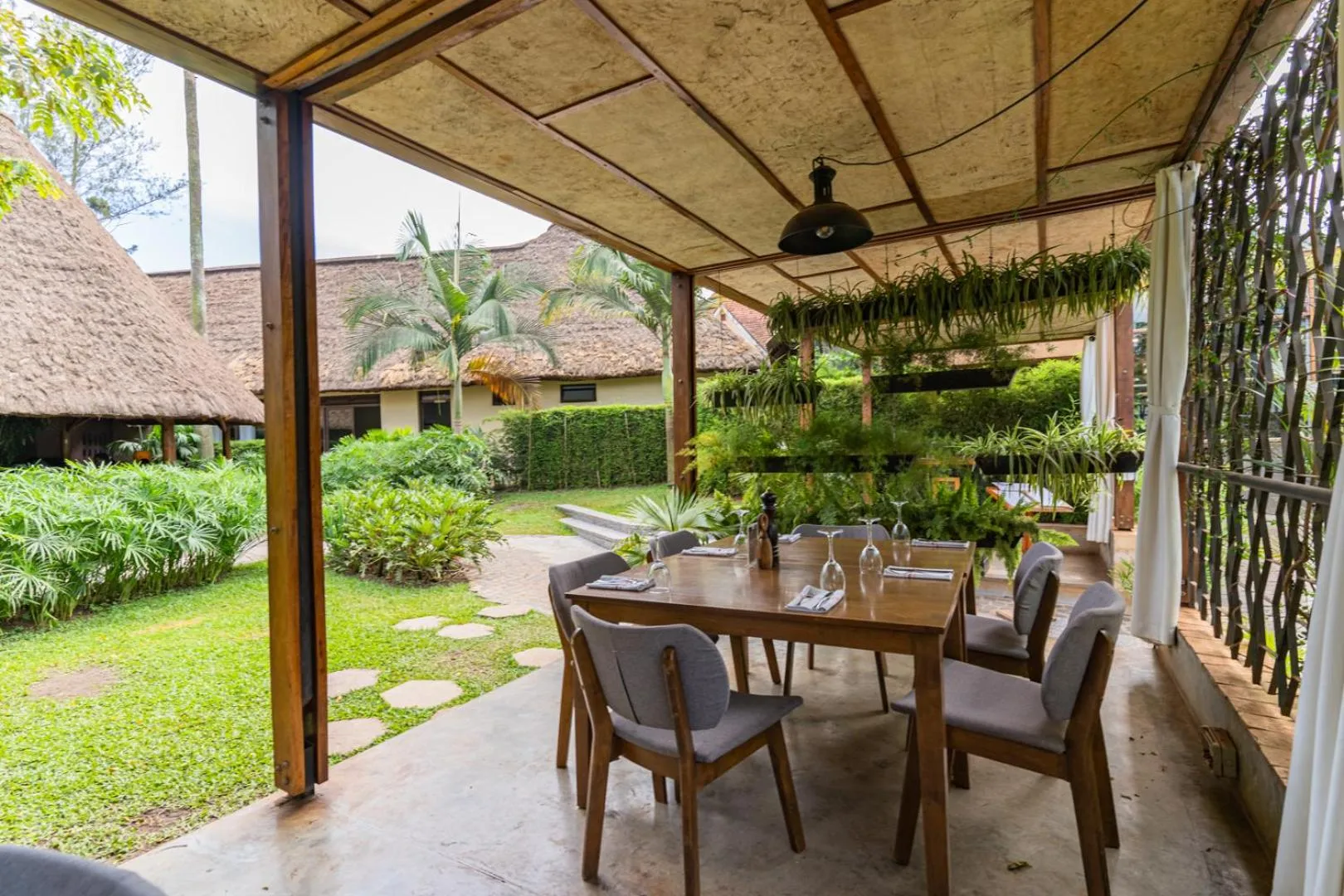 Restaurant/places to eat in Le Petit Village Boutique Hotel & Spa