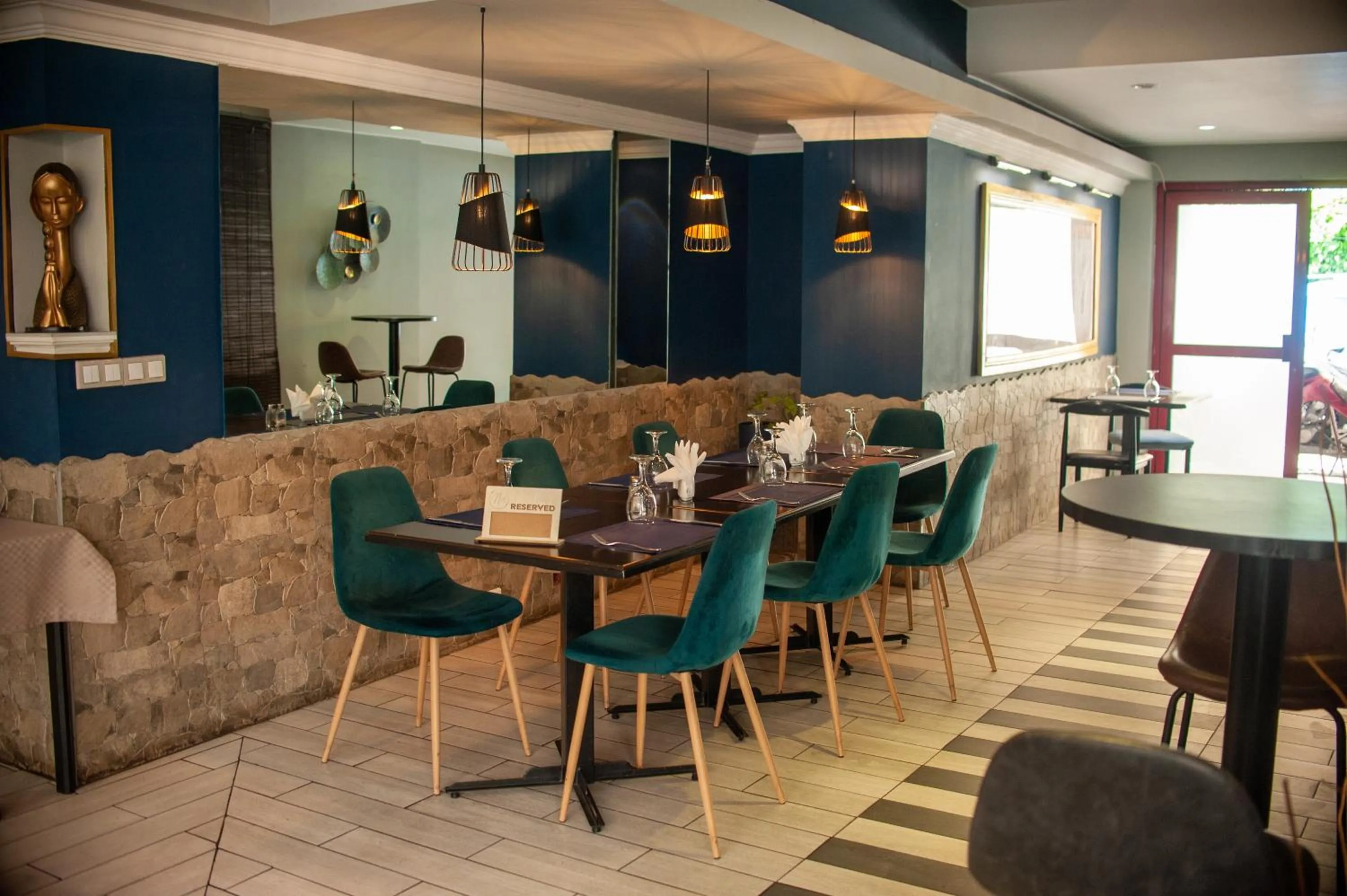 Restaurant/places to eat in Le Grand Mellis Hôtel & Spa