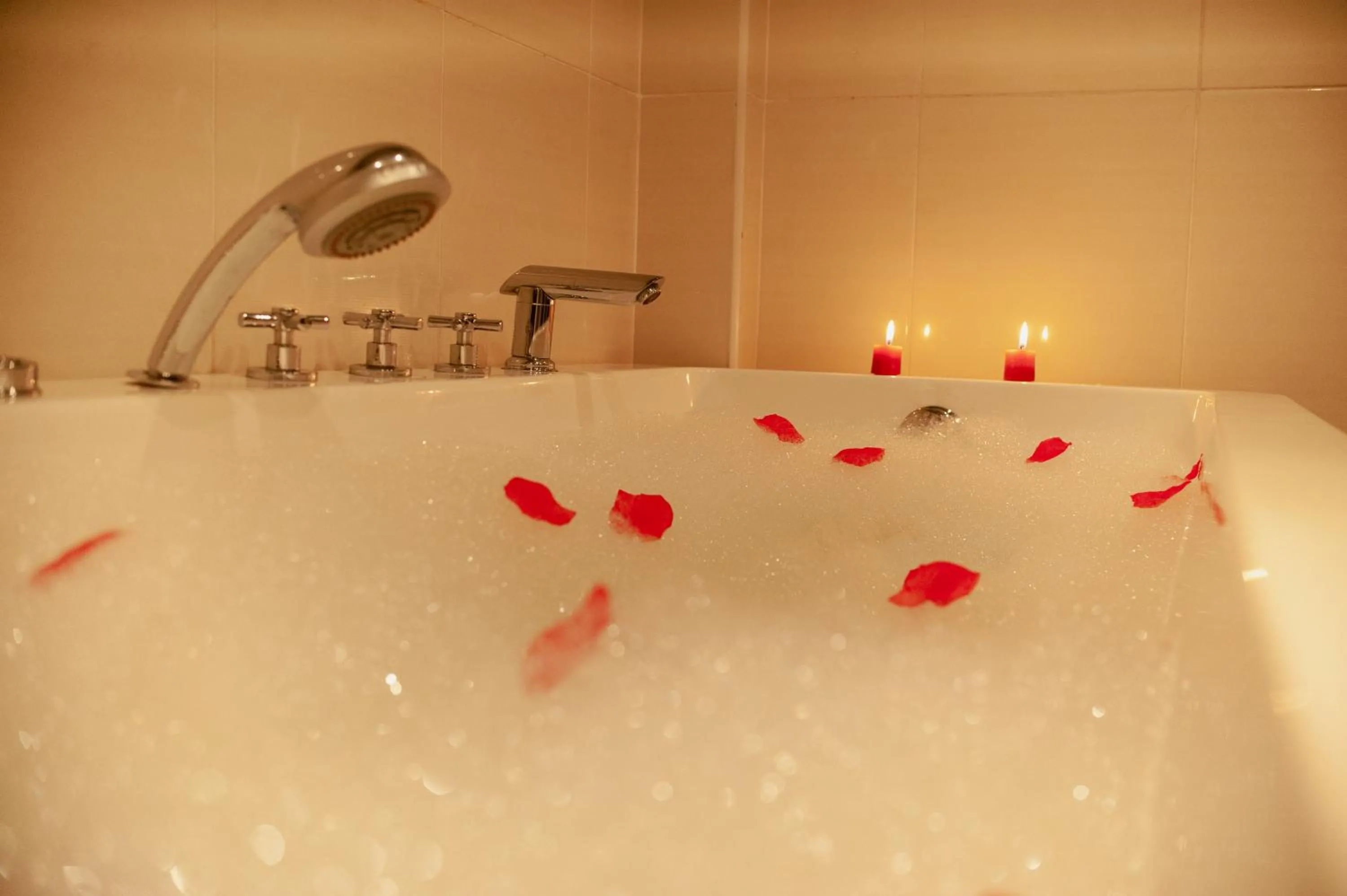 Bath in Le Grand Mellis Hôtel & Spa