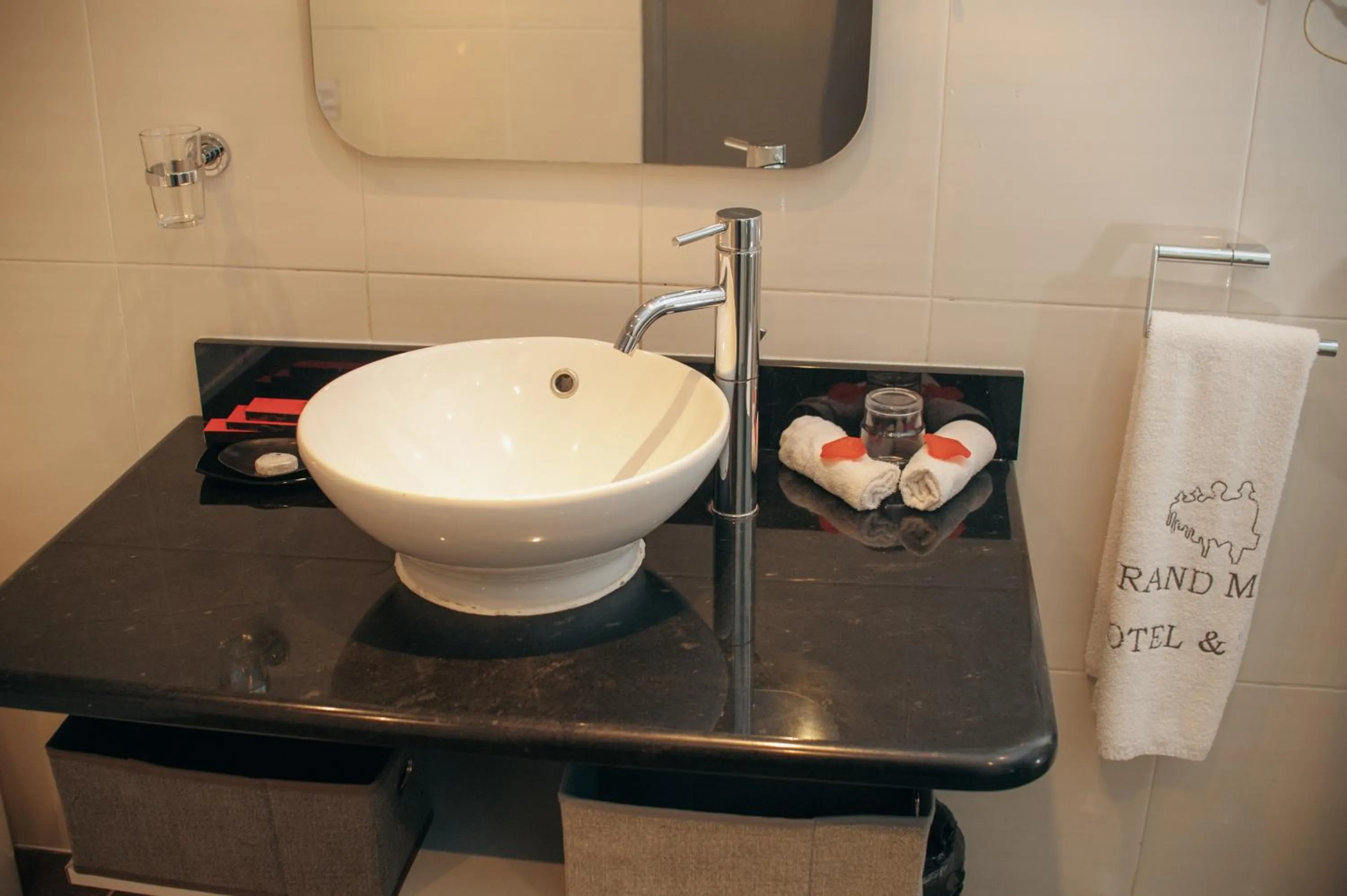 Bathroom in Le Grand Mellis Hôtel & Spa