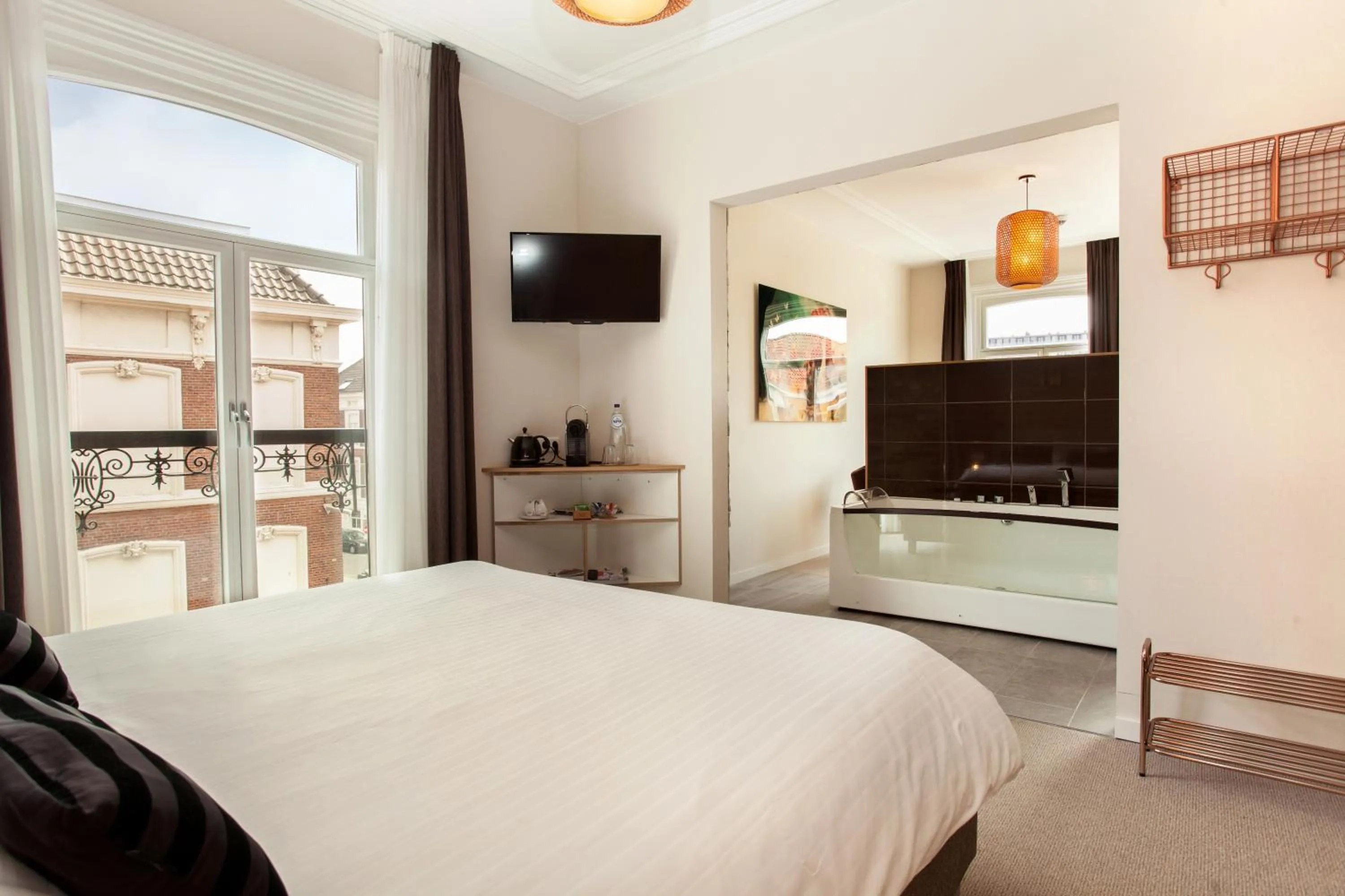 Bed in La Paulowna Boutique Hotel