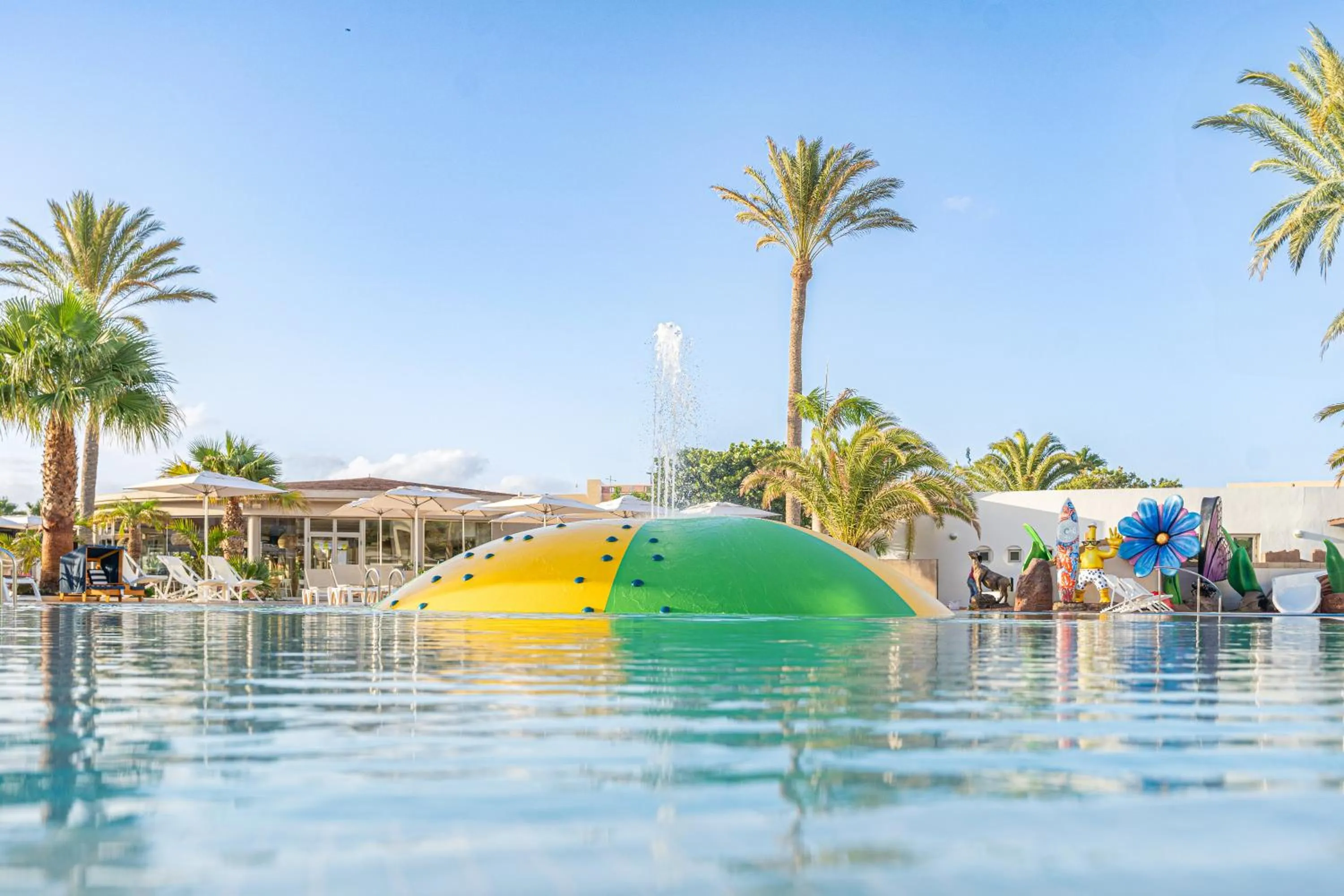 Swimming pool in Iberostar Waves Gaviotas Park