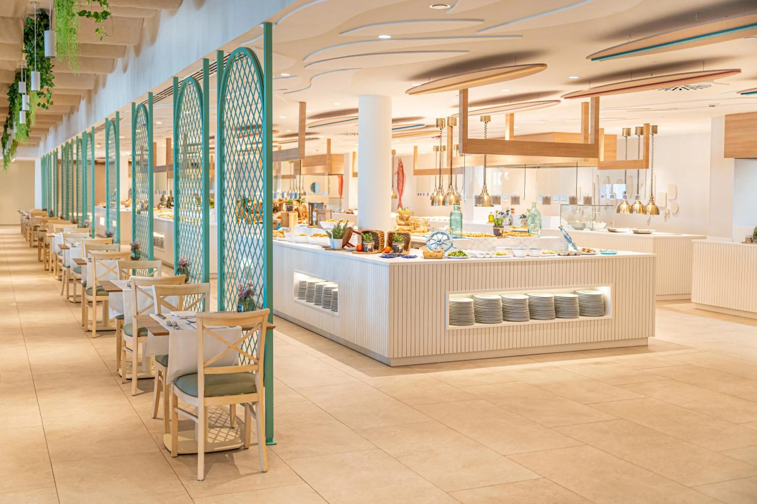 Restaurant/places to eat in Iberostar Waves Gaviotas Park