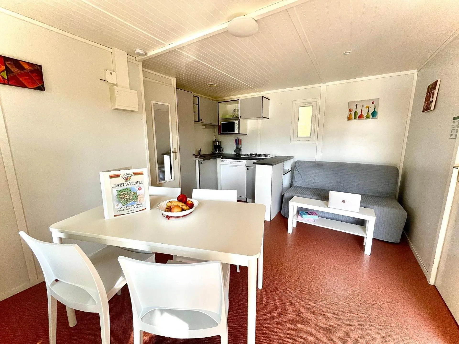 Family in Les Chalets du Périgord