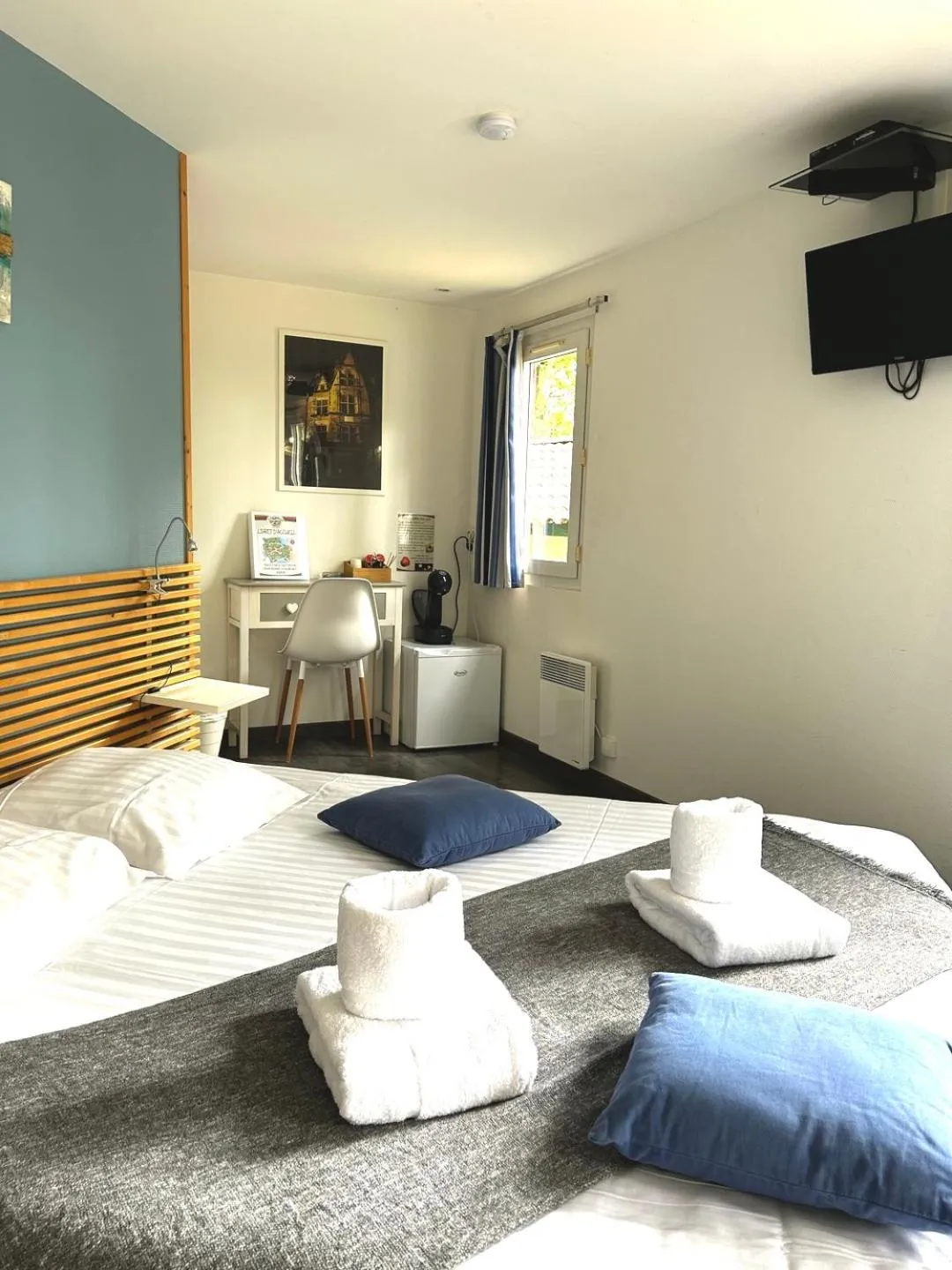 TV and multimedia, Bed in Les Chalets du Périgord