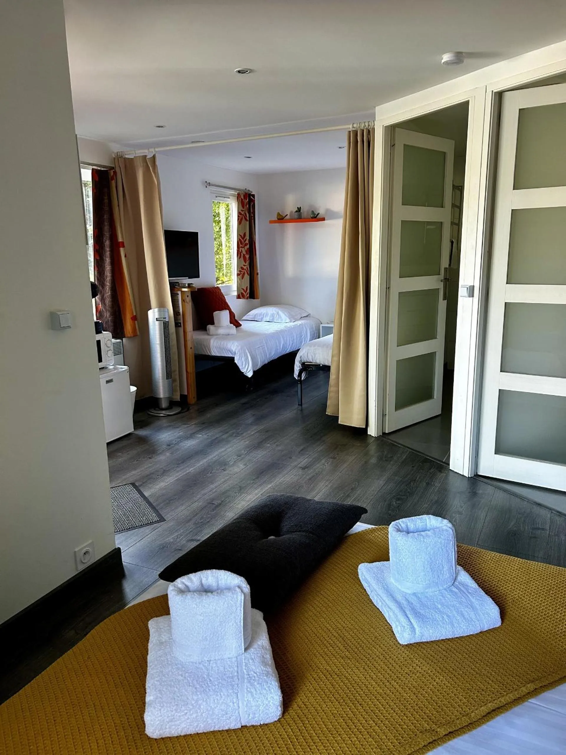 Family, Bed in Les Chalets du Périgord