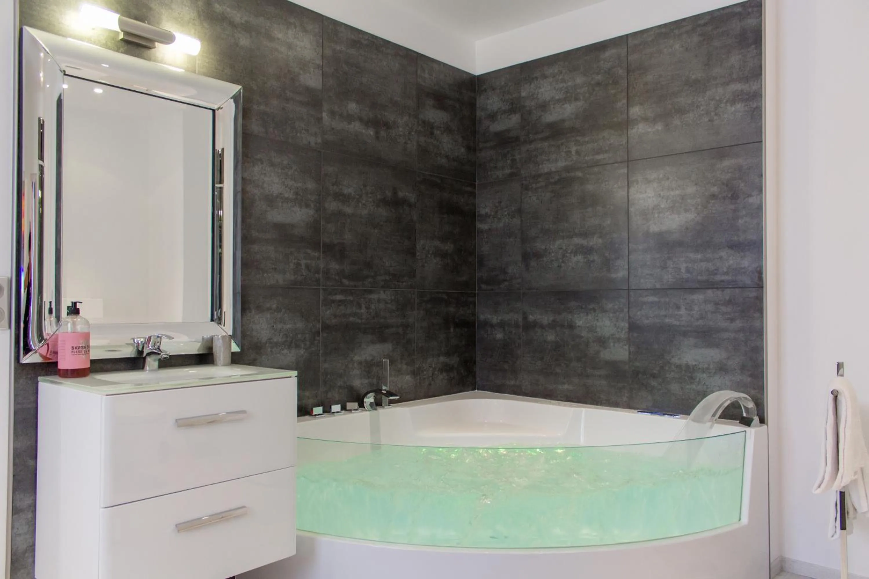 Hot Tub in MY SWEET HOMES - Appartements avec SPA